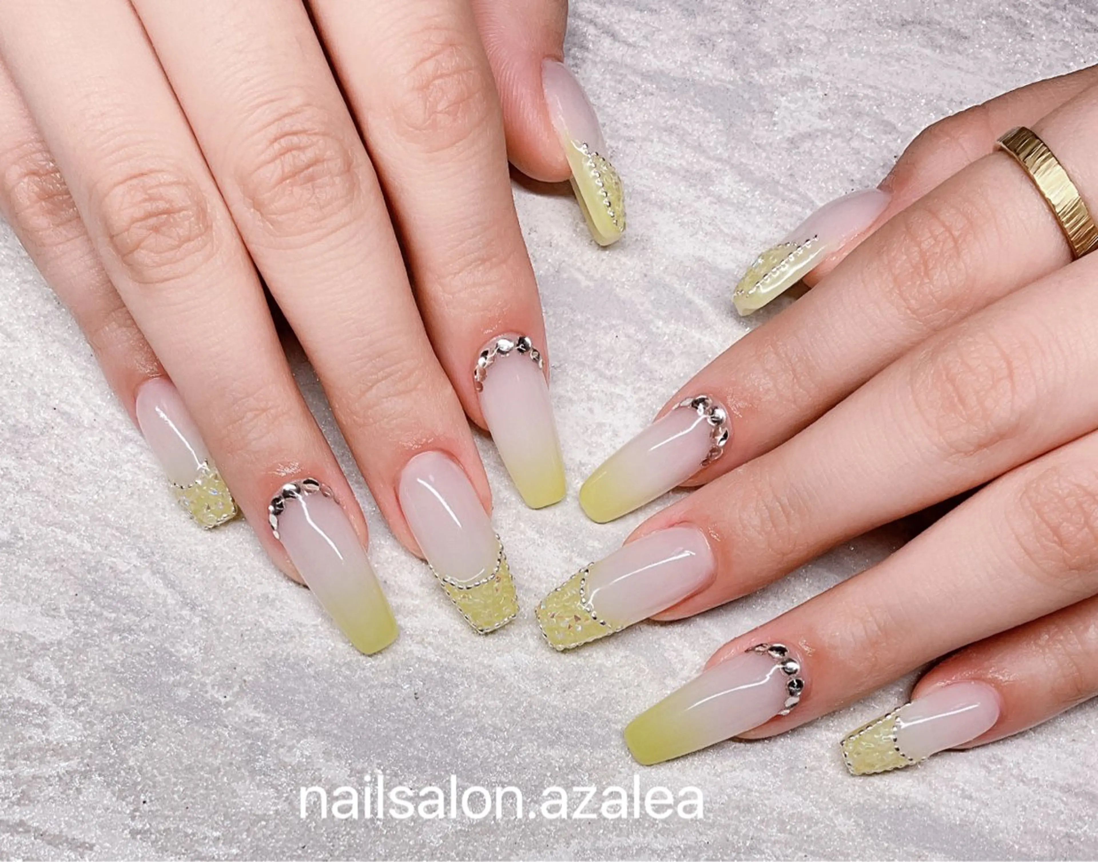 ネイル ハンドネイル R inのネイルデザイン