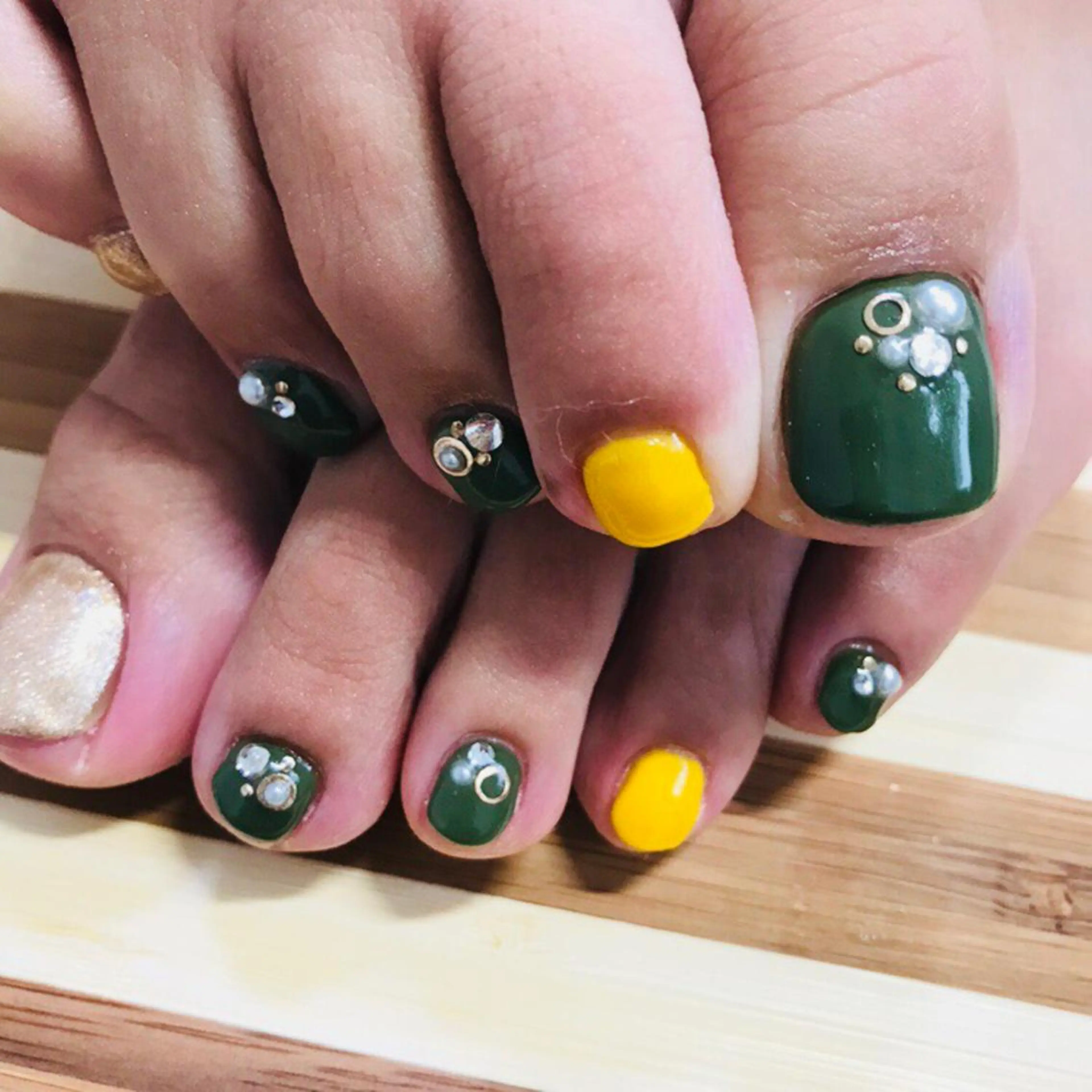 ネイル ハンドネイル フットネイル 菊地 里沙のネイルデザイン