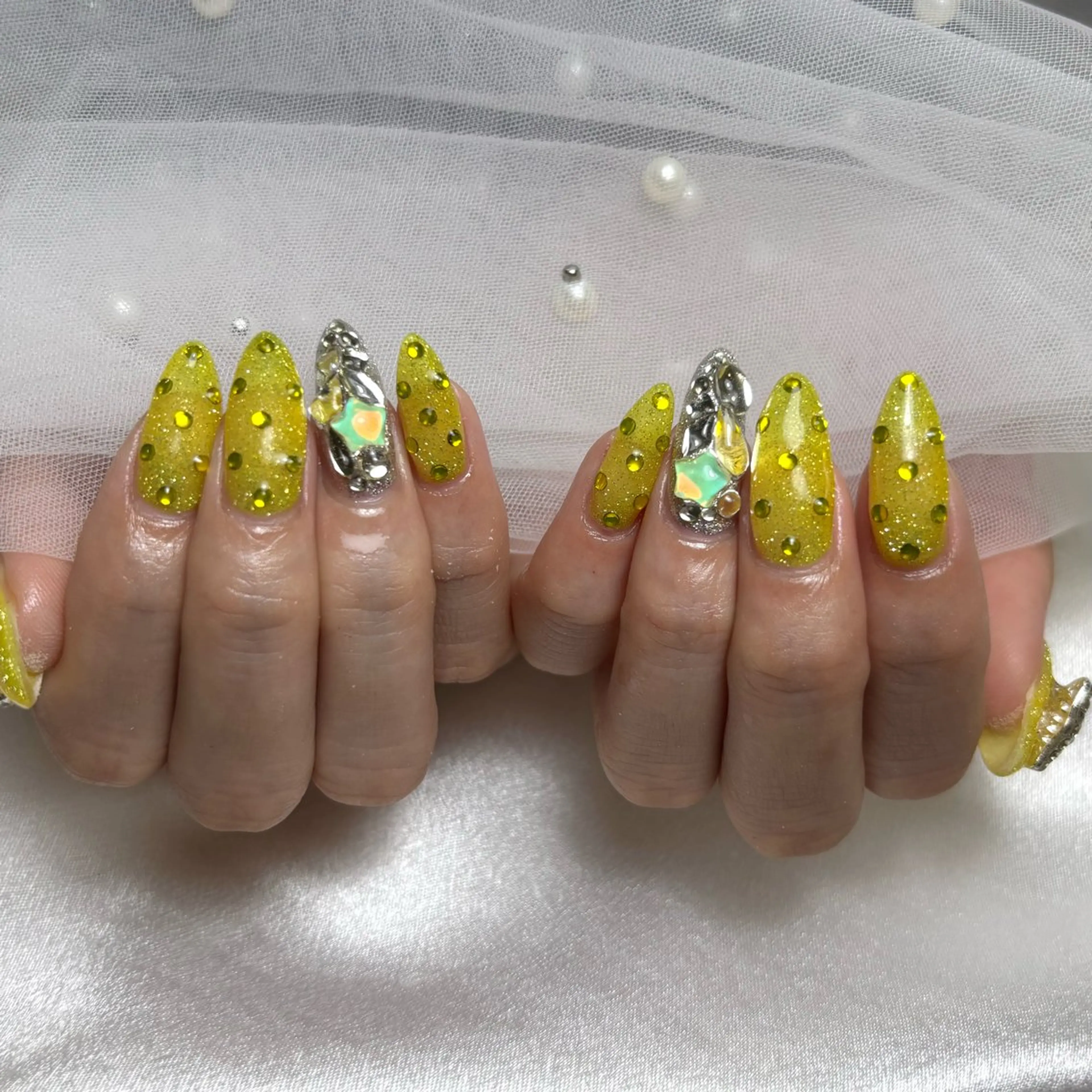 ネイル 黄色 ハンドネイル charmant rionのネイルデザイン