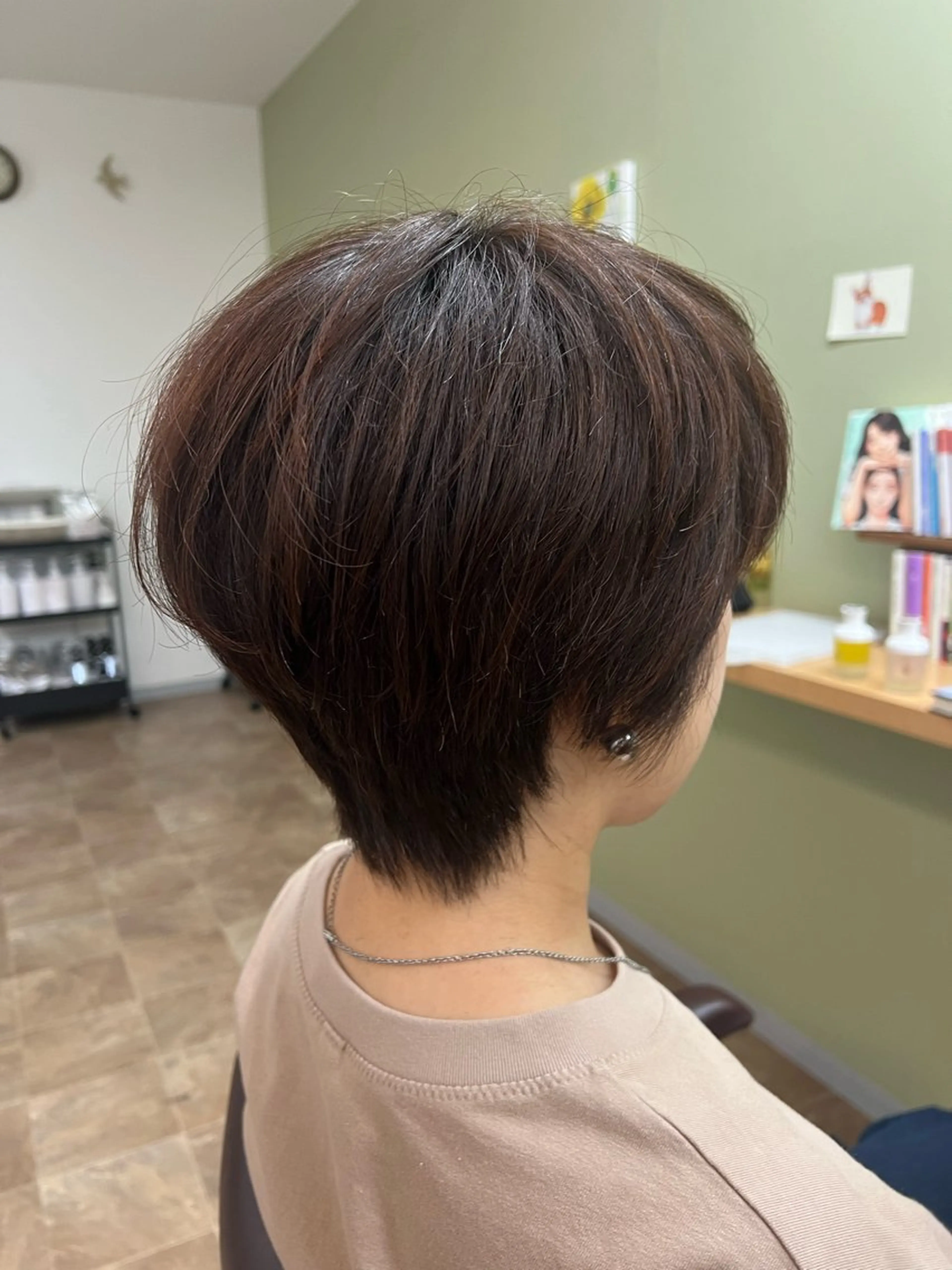 ショート 村中 逸紀のヘアスタイル