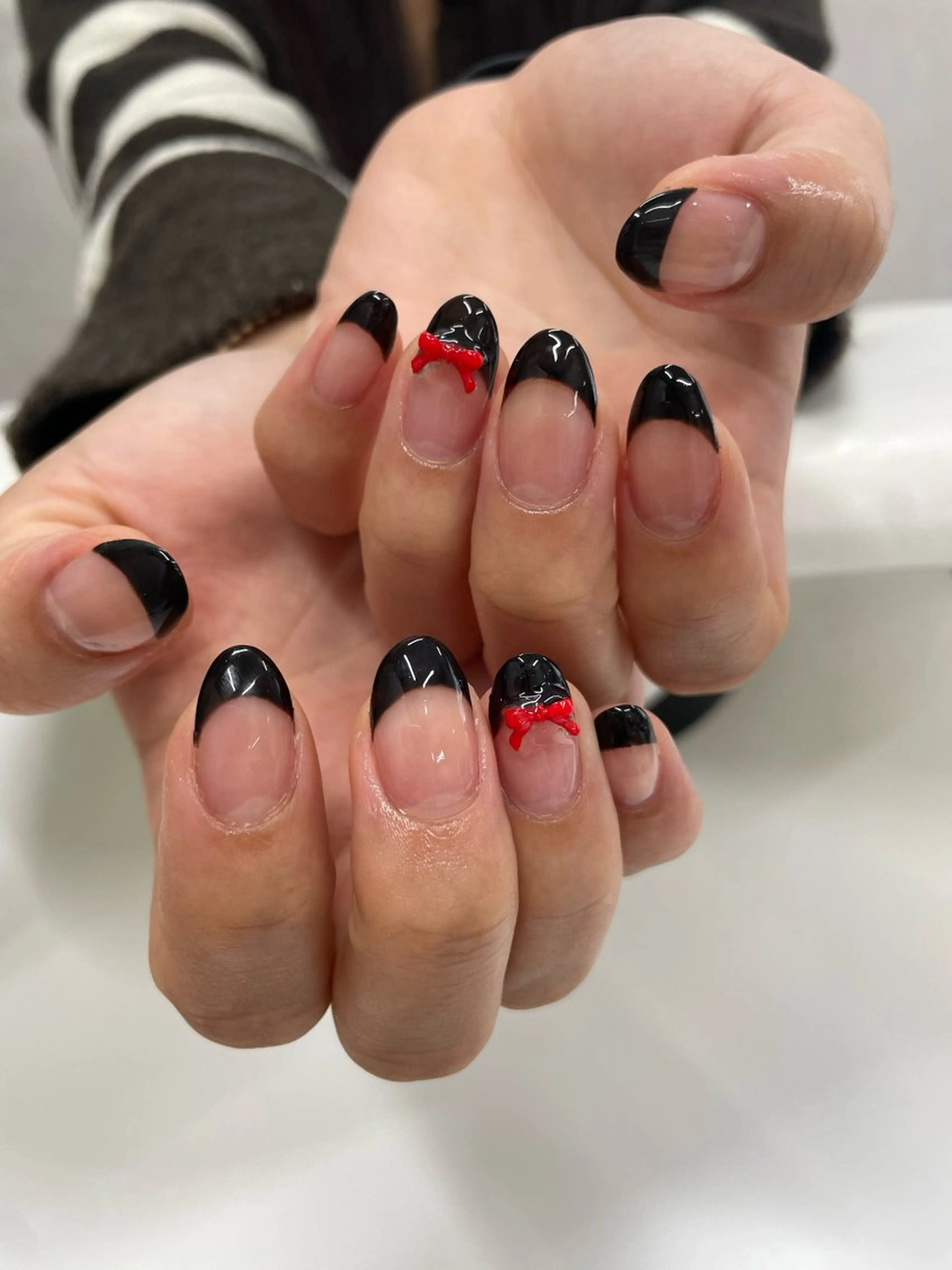 ネイル フレンチネイル リボン nail salon  yam.所属・nail salon yam.のネイルデザイン
