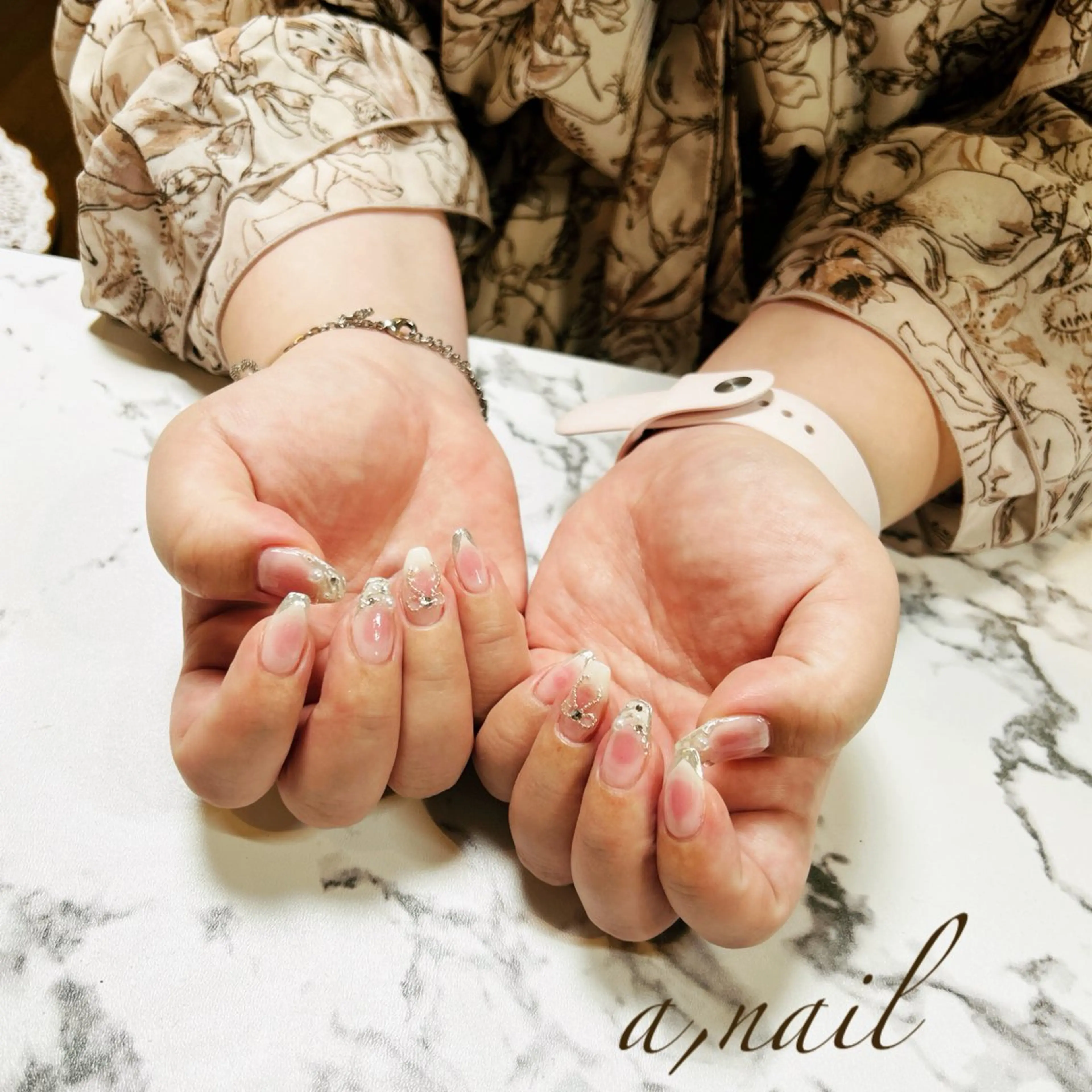 ネイル チークネイル フレンチネイル ジェルネイル グラデーション ミラーネイル ハンドネイル ネイルサロン エーネイルのネイルデザイン