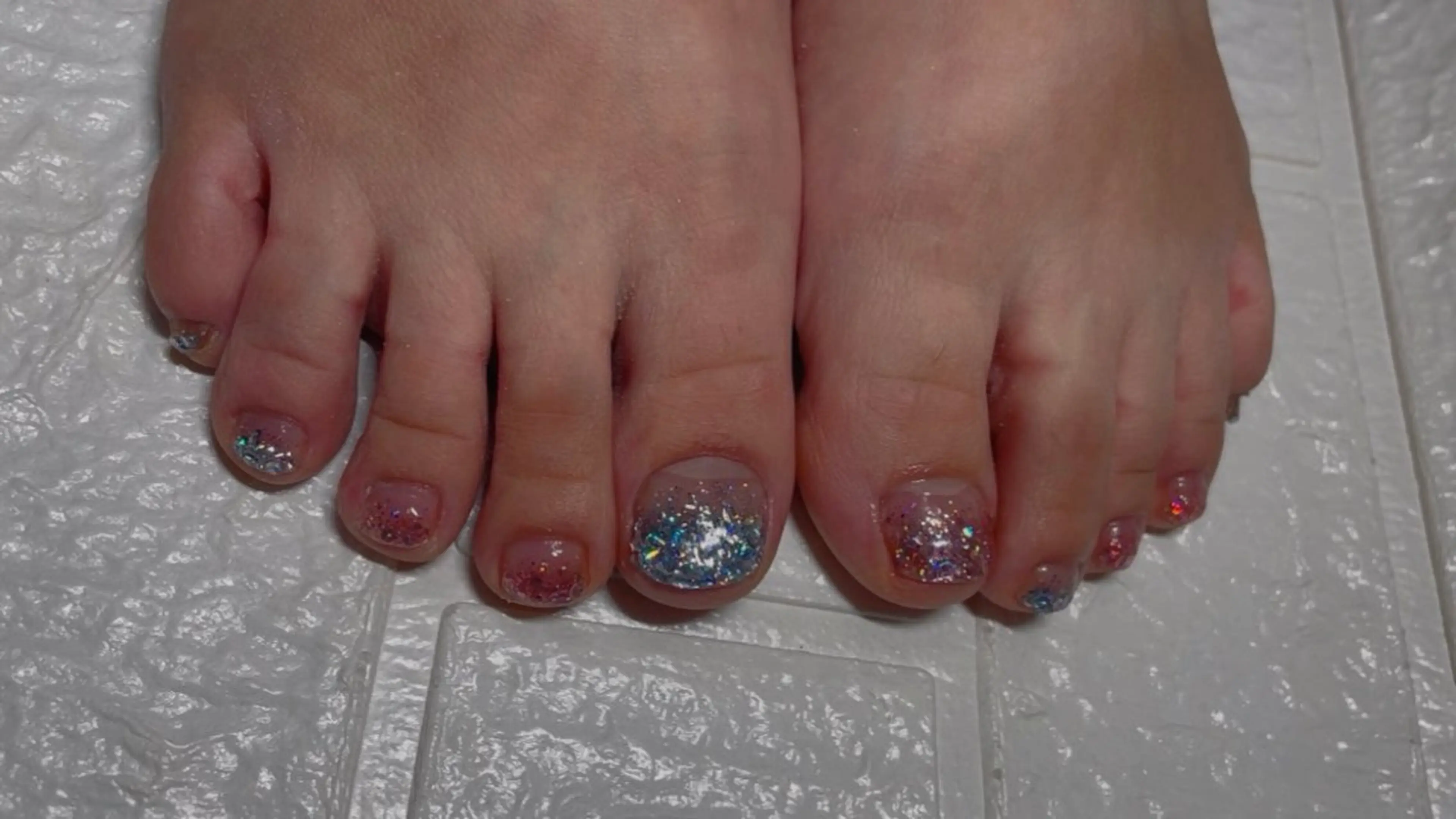 ネイル フットネイル グラデーション ラメ(グリッター) ラメグラデーション nail salon＊シェリコ＊所属・nail salon シェリコのネイルデザイン