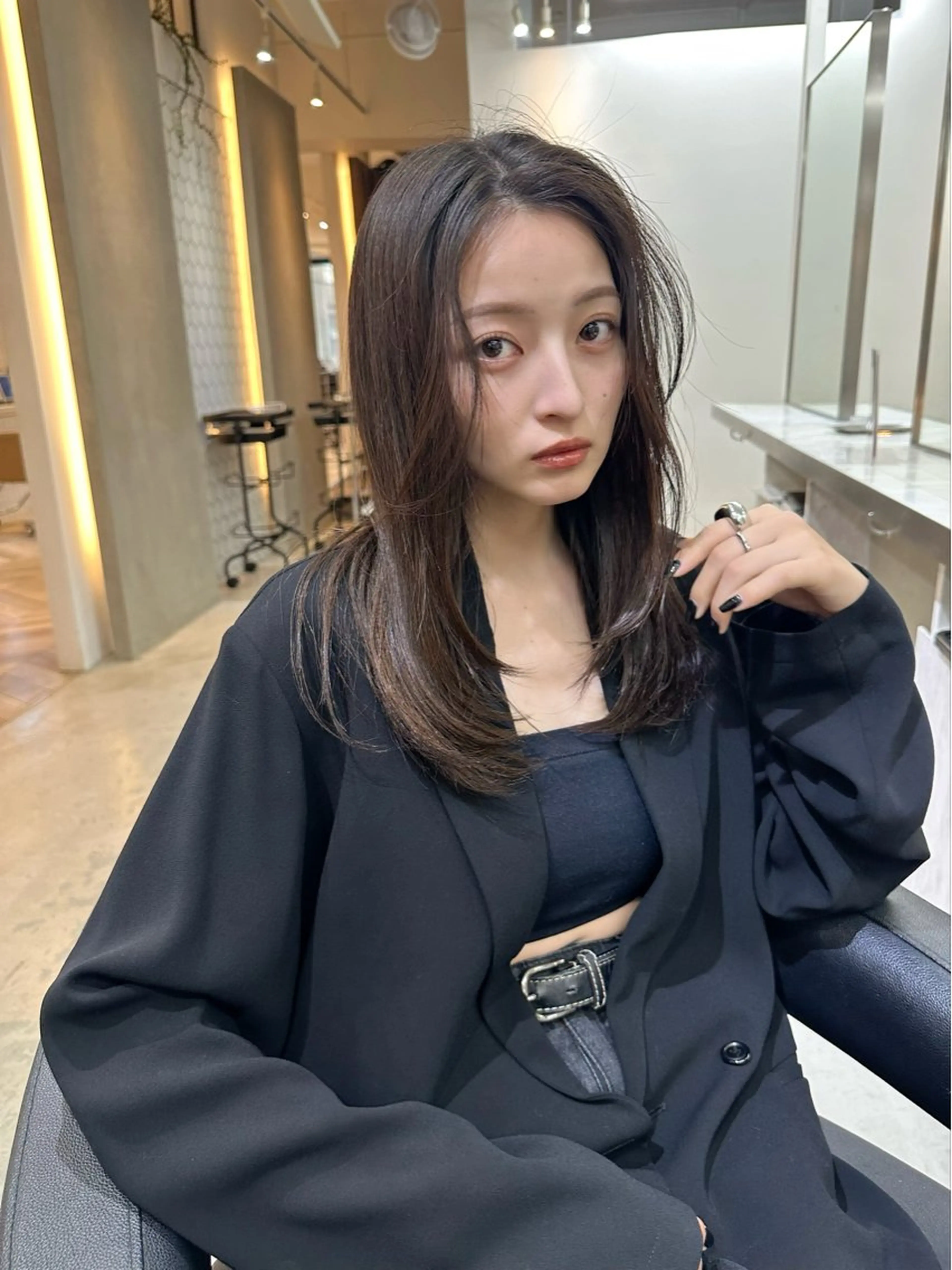 ロング カラー レイヤーカット 艶髪レイヤー顔周り グレージュ添田晃基のヘアスタイル