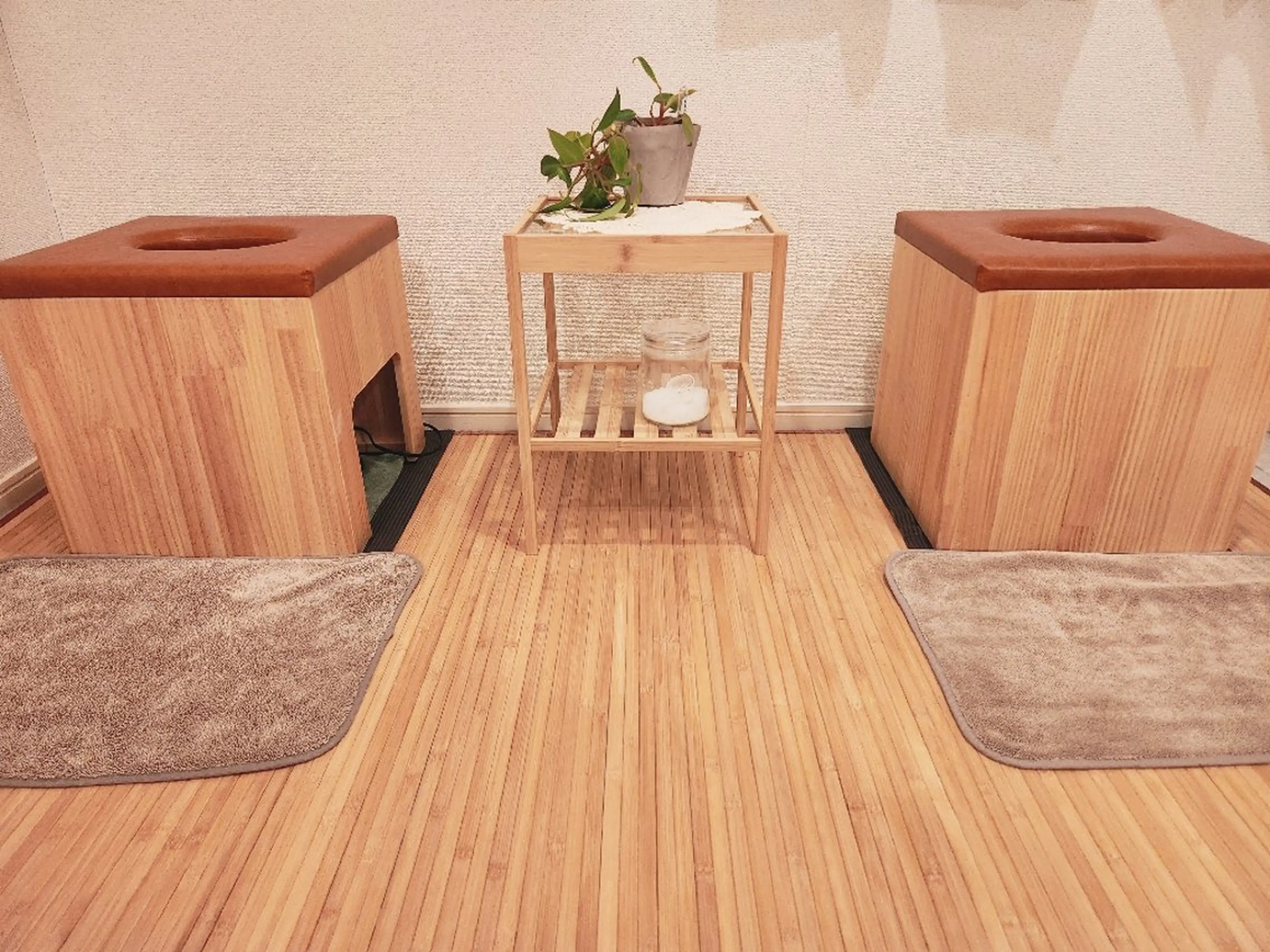 u-LALA by ROCHIE ×よもぎ蒸し所属・u-LALA  よもぎ蒸しのエステ・リラクイメージ