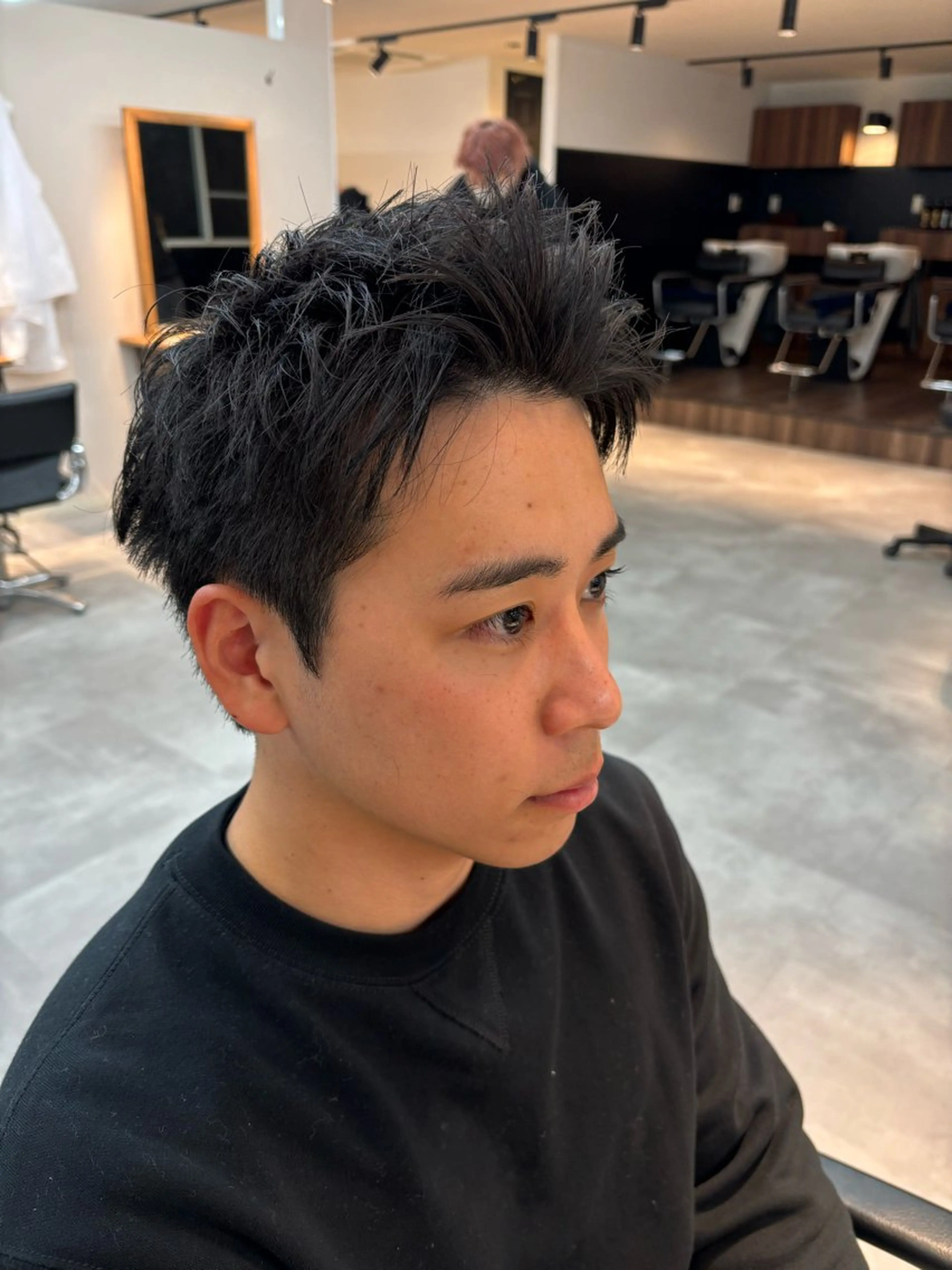 メンズ アップバング スパイキーショート カット フェザーパーマ/韓国 /メンズカット/保立のヘアスタイル