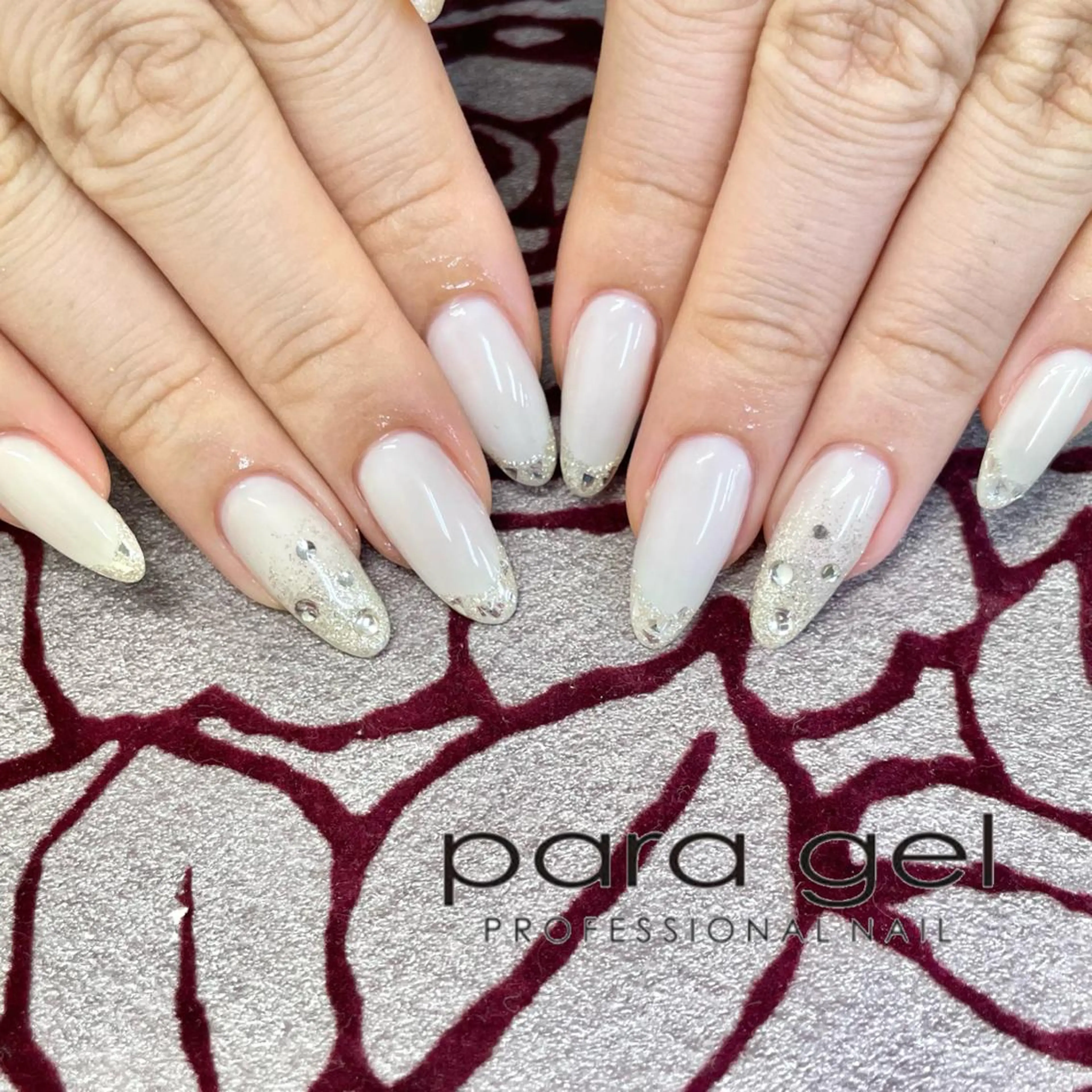 ネイル フレンチネイル ガラスフレンチ ハンドネイル Bianca🎀 ONODERAのネイルデザイン