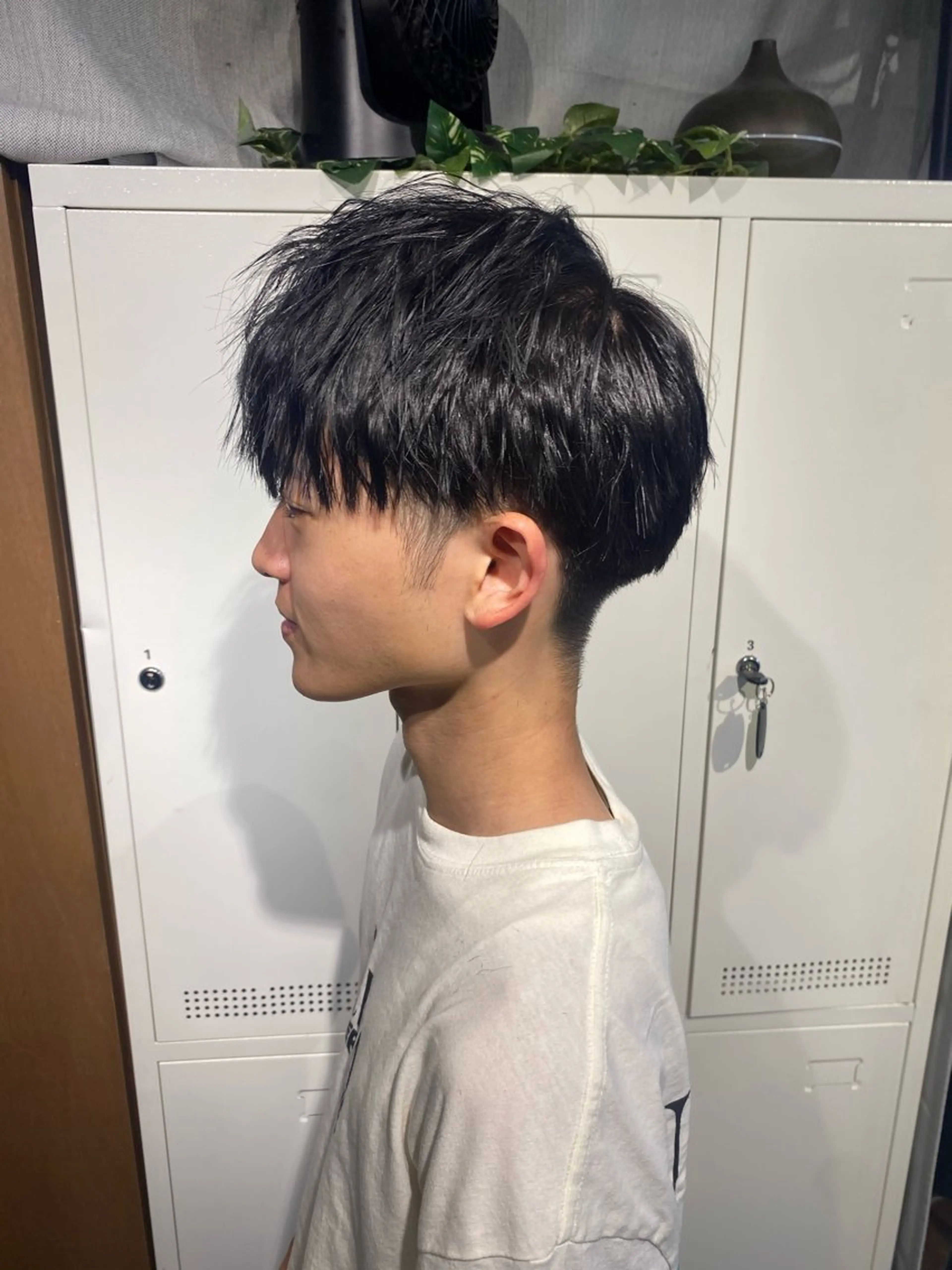 メンズ メンズブリーチ センターパート メンズハイライト メンズハイトーン マッシュウルフ カット 👑髪質改善/パーマ /フェード/森田のヘアスタイル