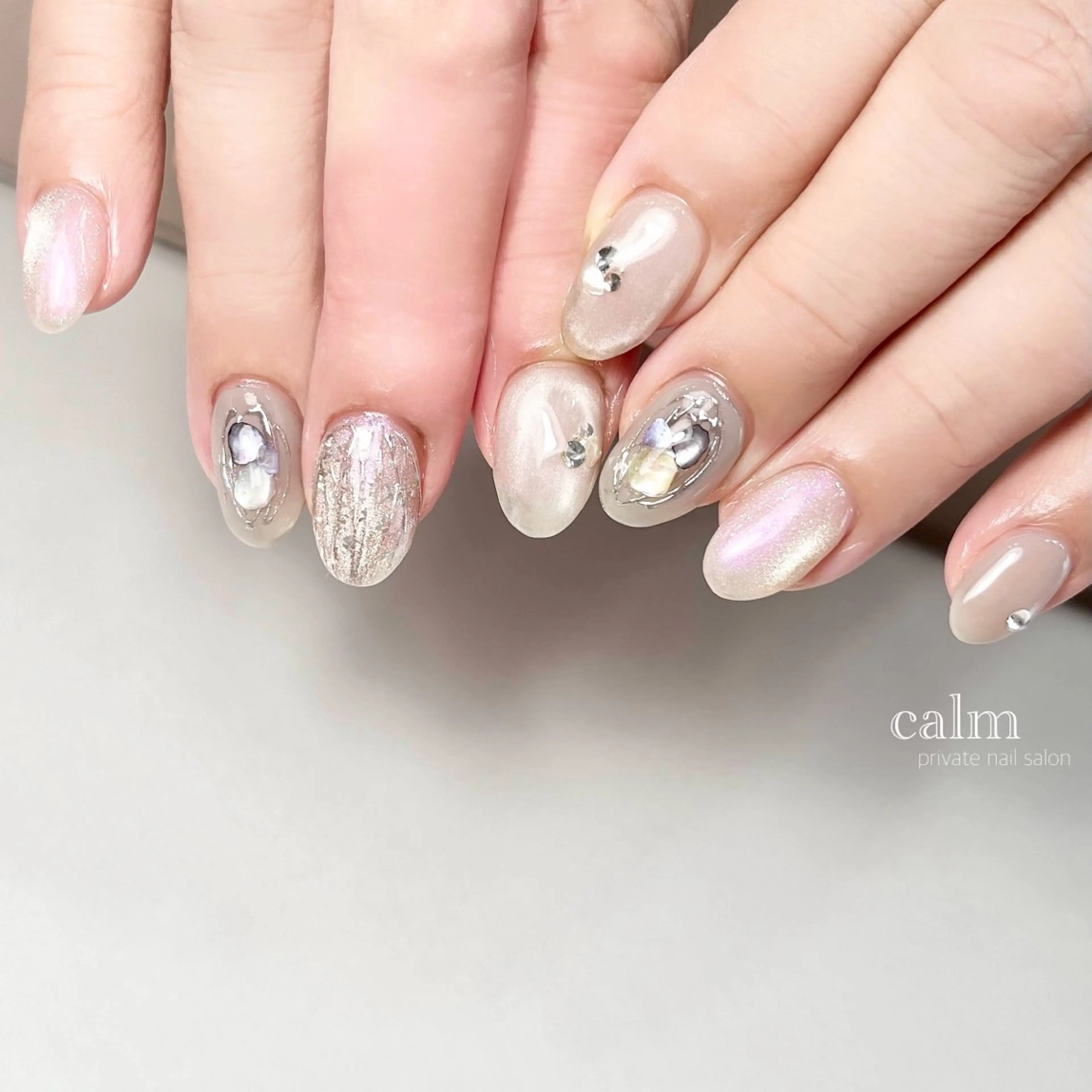 ネイル マグネットネイル ハンドネイル calm 〔ｶｰﾑ〕のネイルデザイン