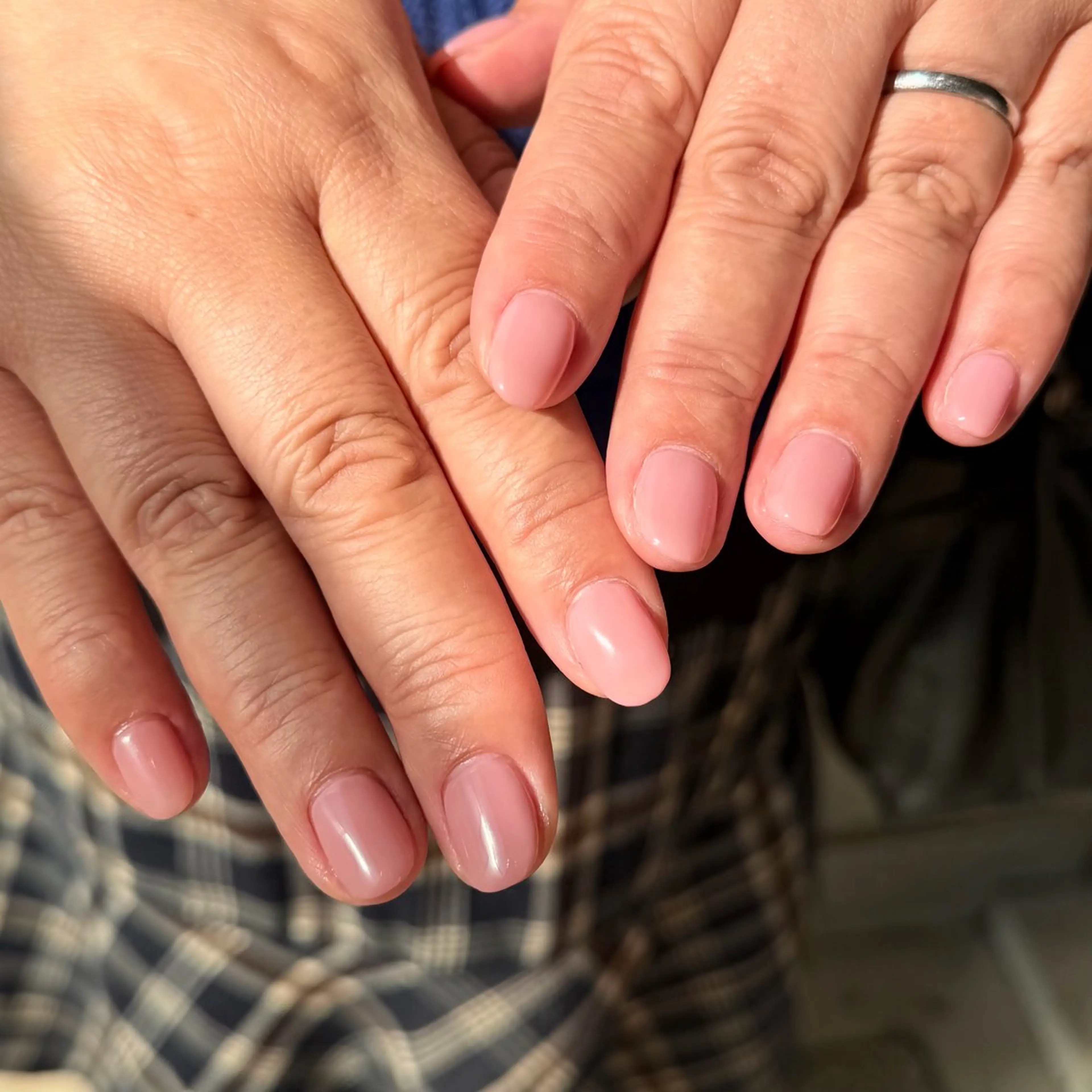 ネイル ジェルネイル ワンカラーネイル ピンク ハンドネイル soleil所属・舞鶴 奈々美のネイルデザイン