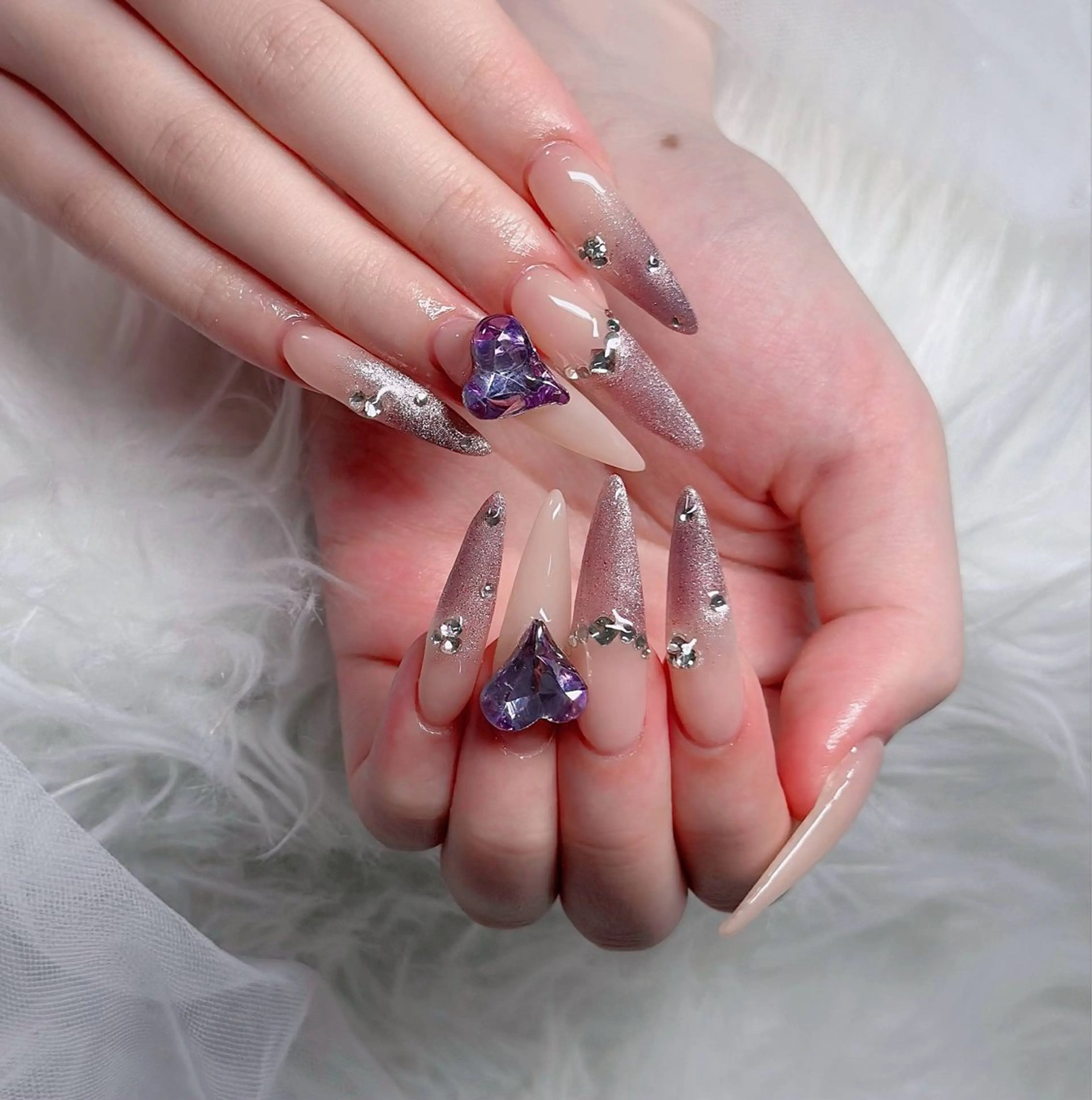 ネイル オーロラネイル フレンチネイル ジェルネイル ハロウィン キラキラネイル ハンドネイル H.baby Nail Salonのネイルデザイン