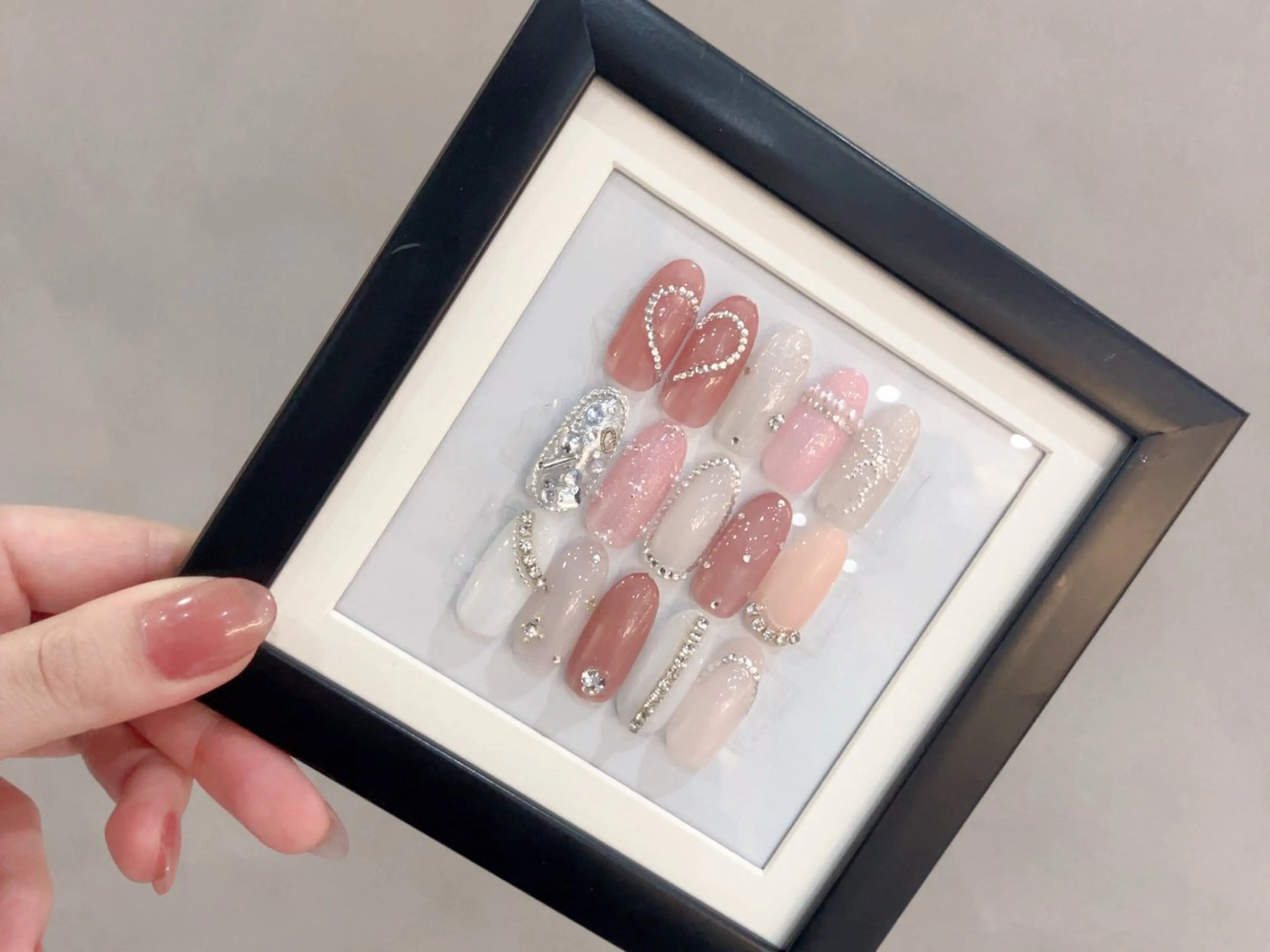 【初回オフ無料】パラジェル使用＊ワンポイントキラキラコース💎韓国/ワンホン/フィルインの写真