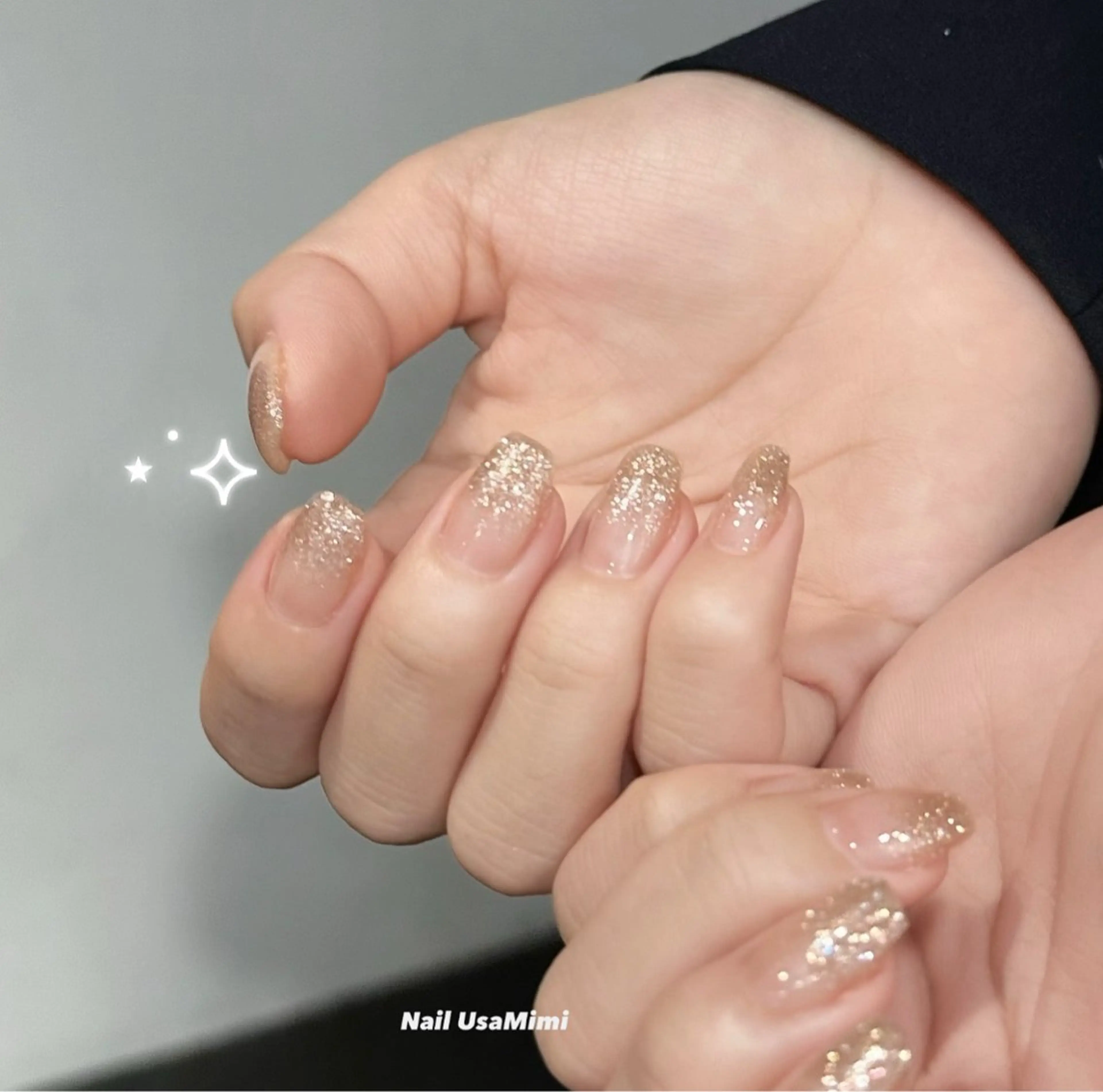 ネイル ジェルネイル グラデーション 韓国ネイル ラメ(グリッター) ラメグラデーション ハンドネイル 本町ネイルNail UsaMimiのネイルデザイン