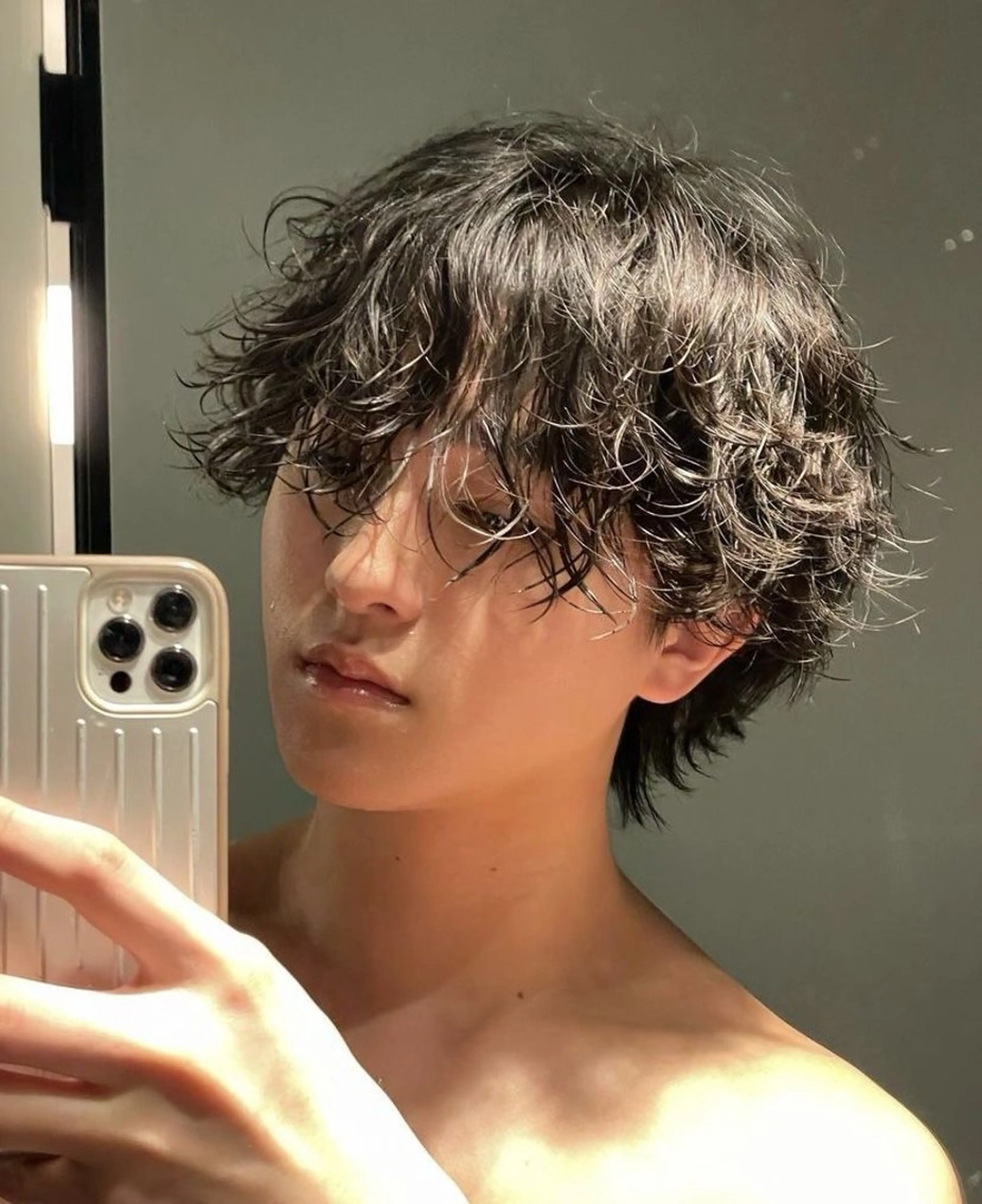 ショート パーマ メンズ カット パーマ HARUKI🏔️/ メンズ/透け感カラーのヘアスタイル