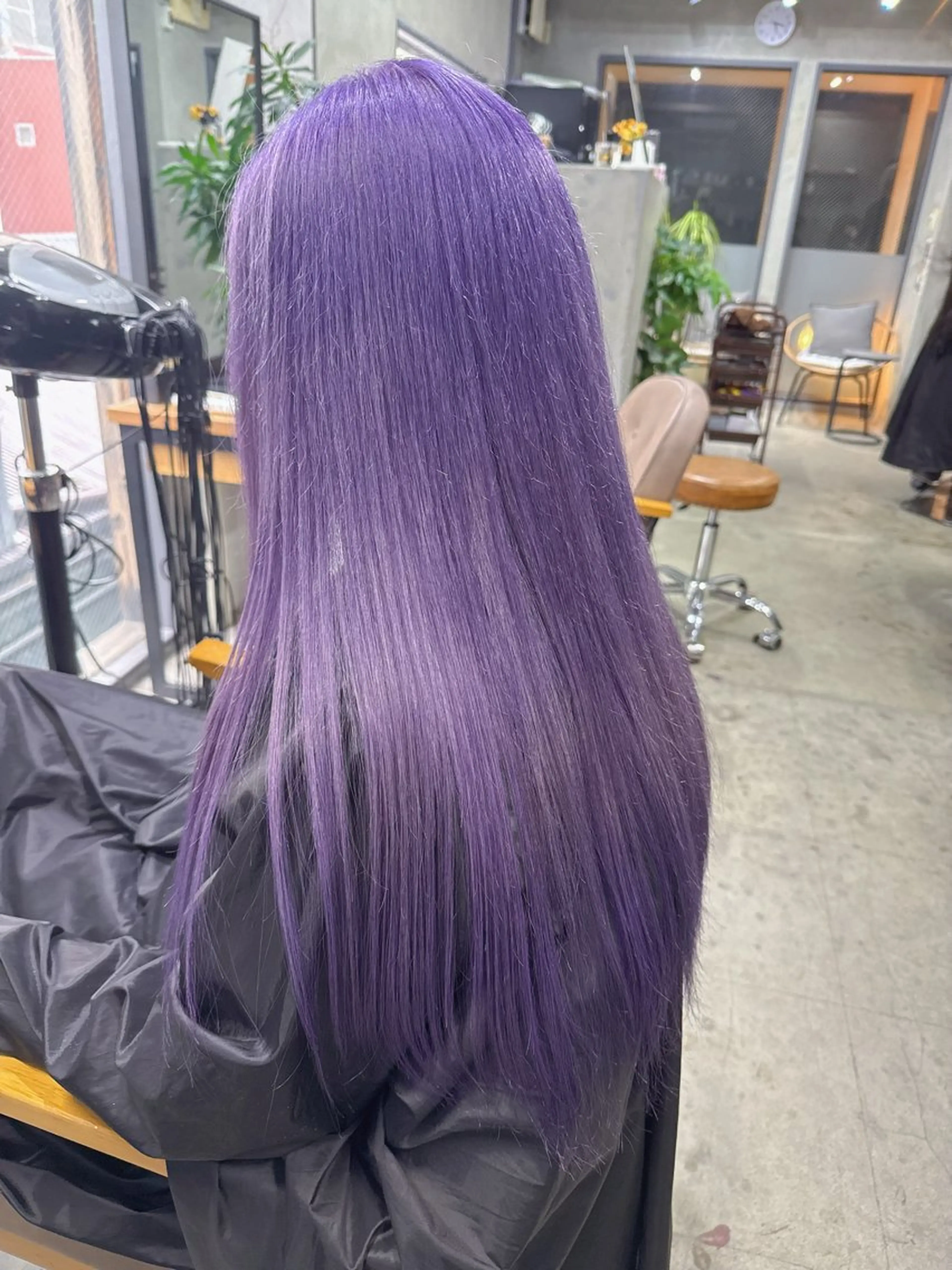 ロング カラー ラベンダーカラー AIRI layer cut hairのヘアスタイル