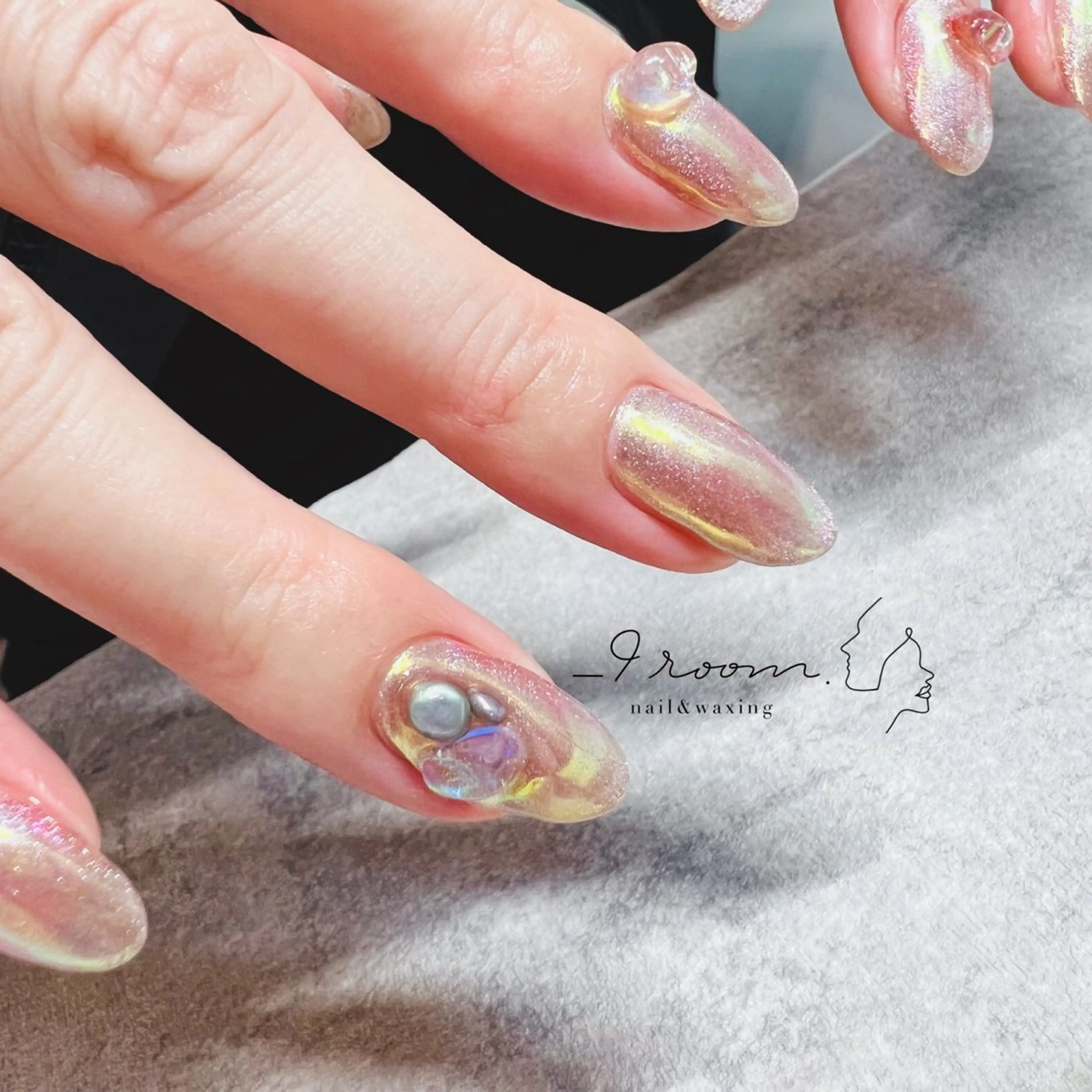 ネイル ラメ(グリッター) マグネットネイル オフィスネイル シンプルネイル _9 room. Yoshimiのネイルデザイン