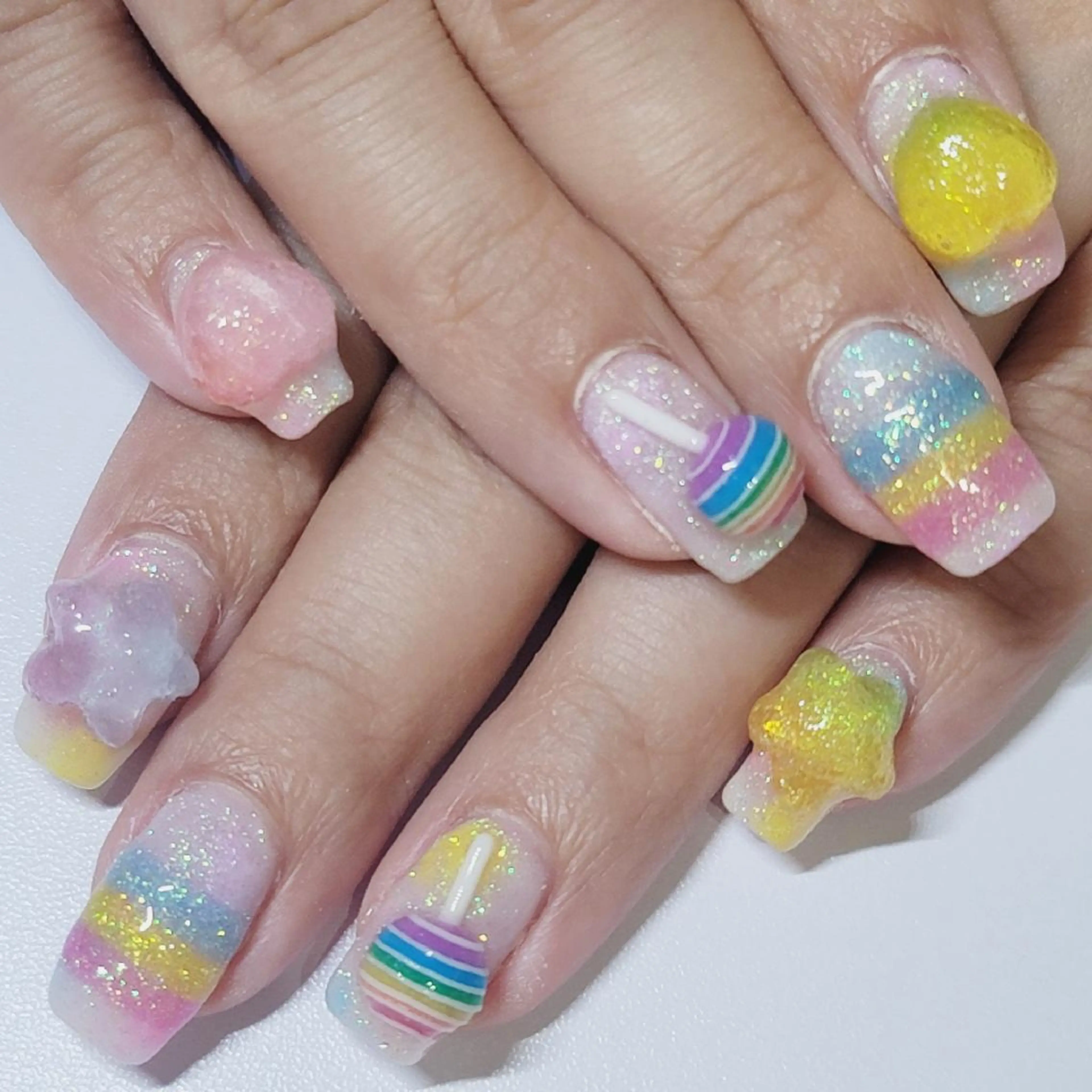 ネイル アートネイル ラメ(グリッター) 大理石ネイル(マーブル) パステルネイル ホワイト ハンドネイル よしだ ひろきのネイルデザイン