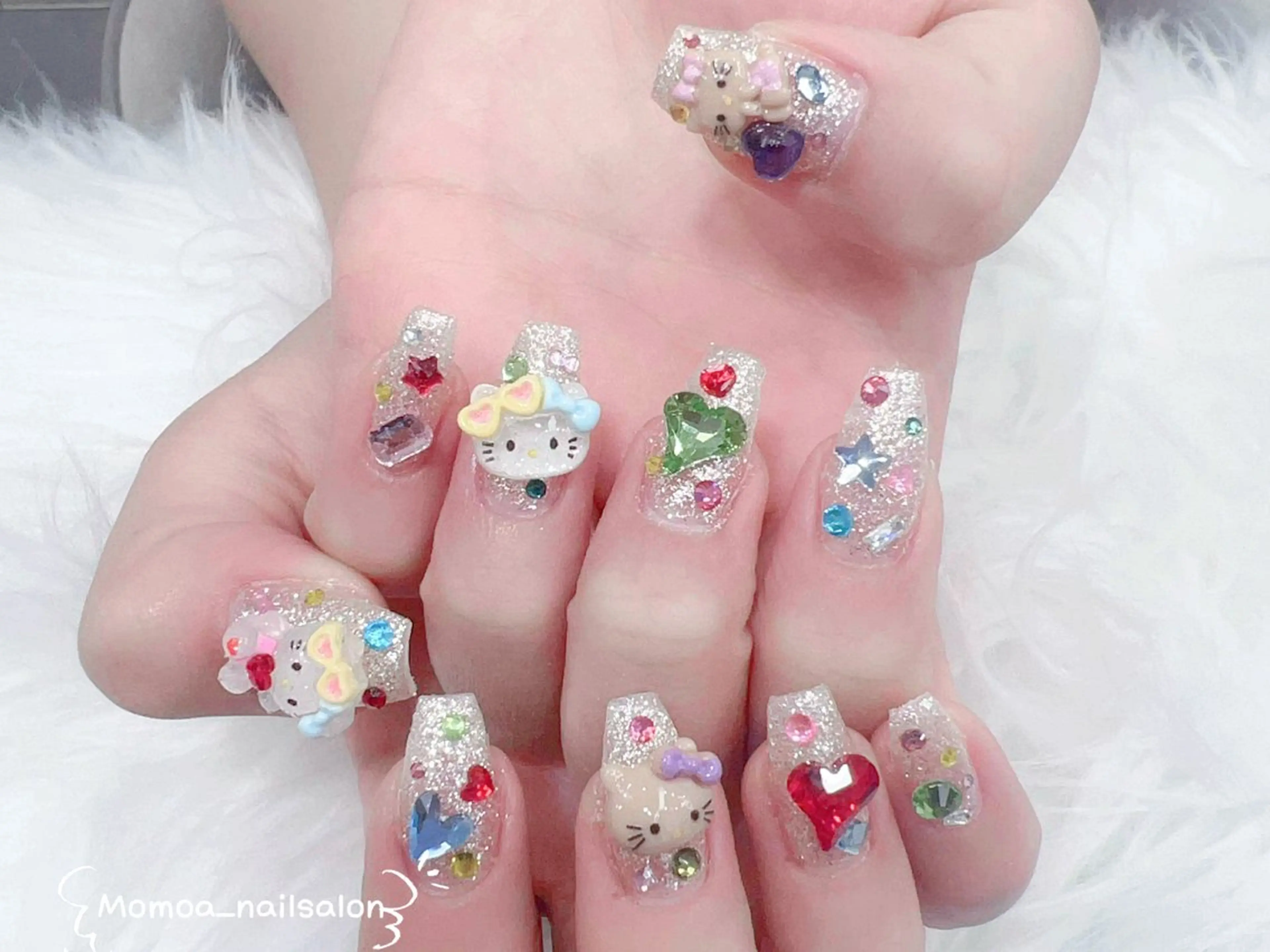 ネイル キラキラネイル 韓国ネイル スカルプネイル ハンドネイル MoMoA Nail ネイル長さ出し専門店のネイルデザイン