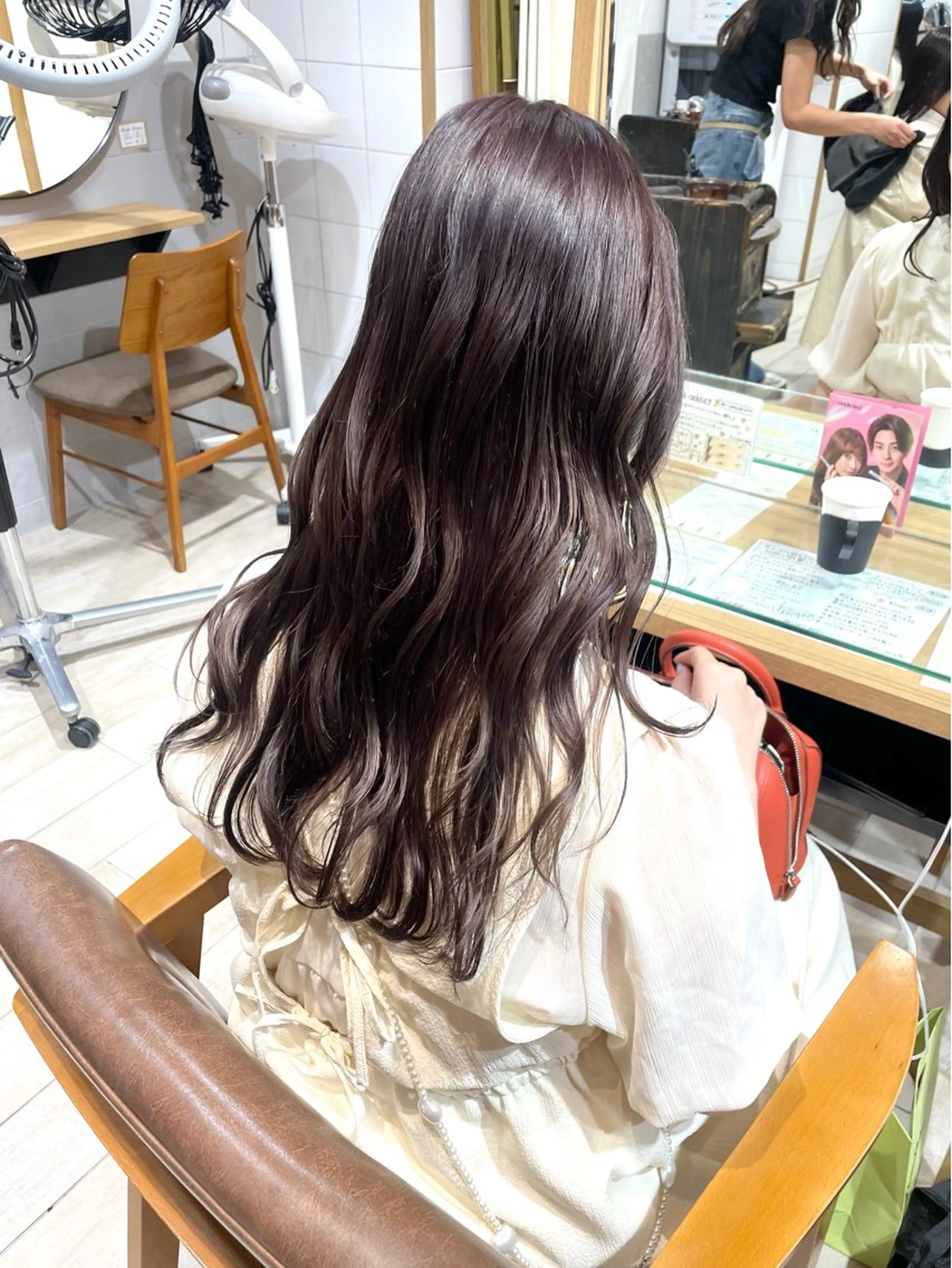 ロング カラー グレージュ ラベンダーカラー ヘアカラー トリートメント 🍬kanami 🍬ボブ/暖色カラーのヘアスタイル