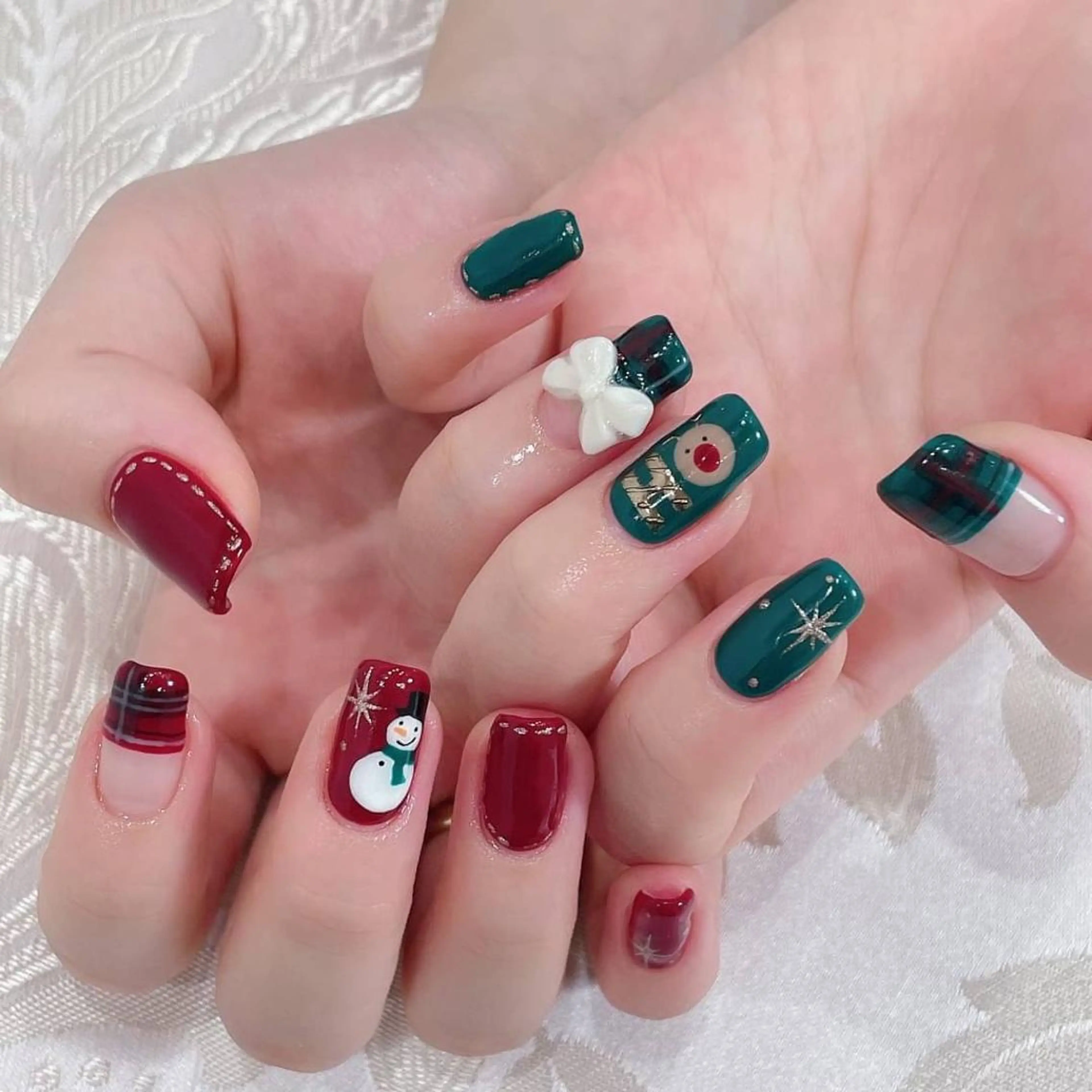 ネイル RAFFINE 月🦋🩵のネイルデザイン