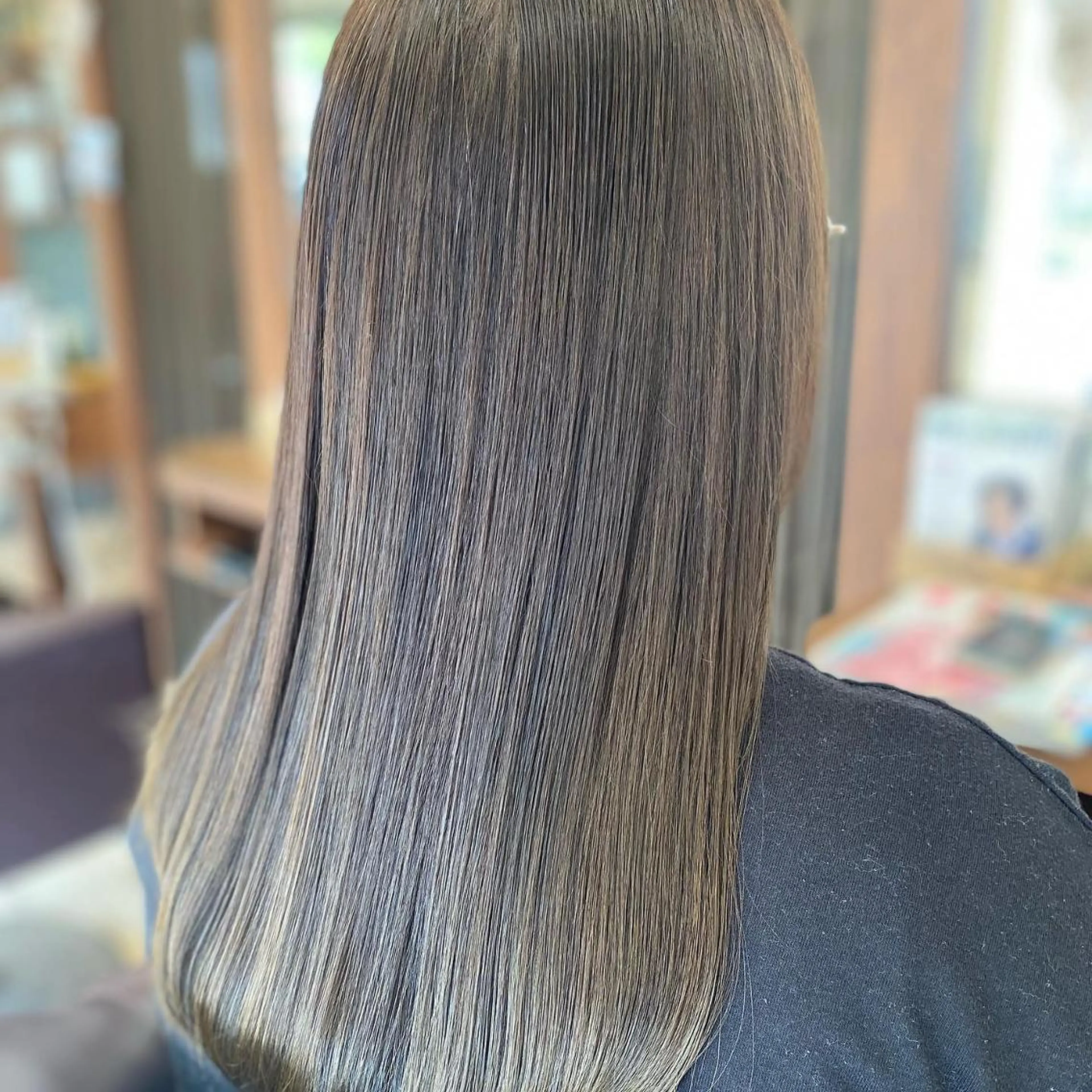 セミロング 加藤 実穂のヘアスタイル