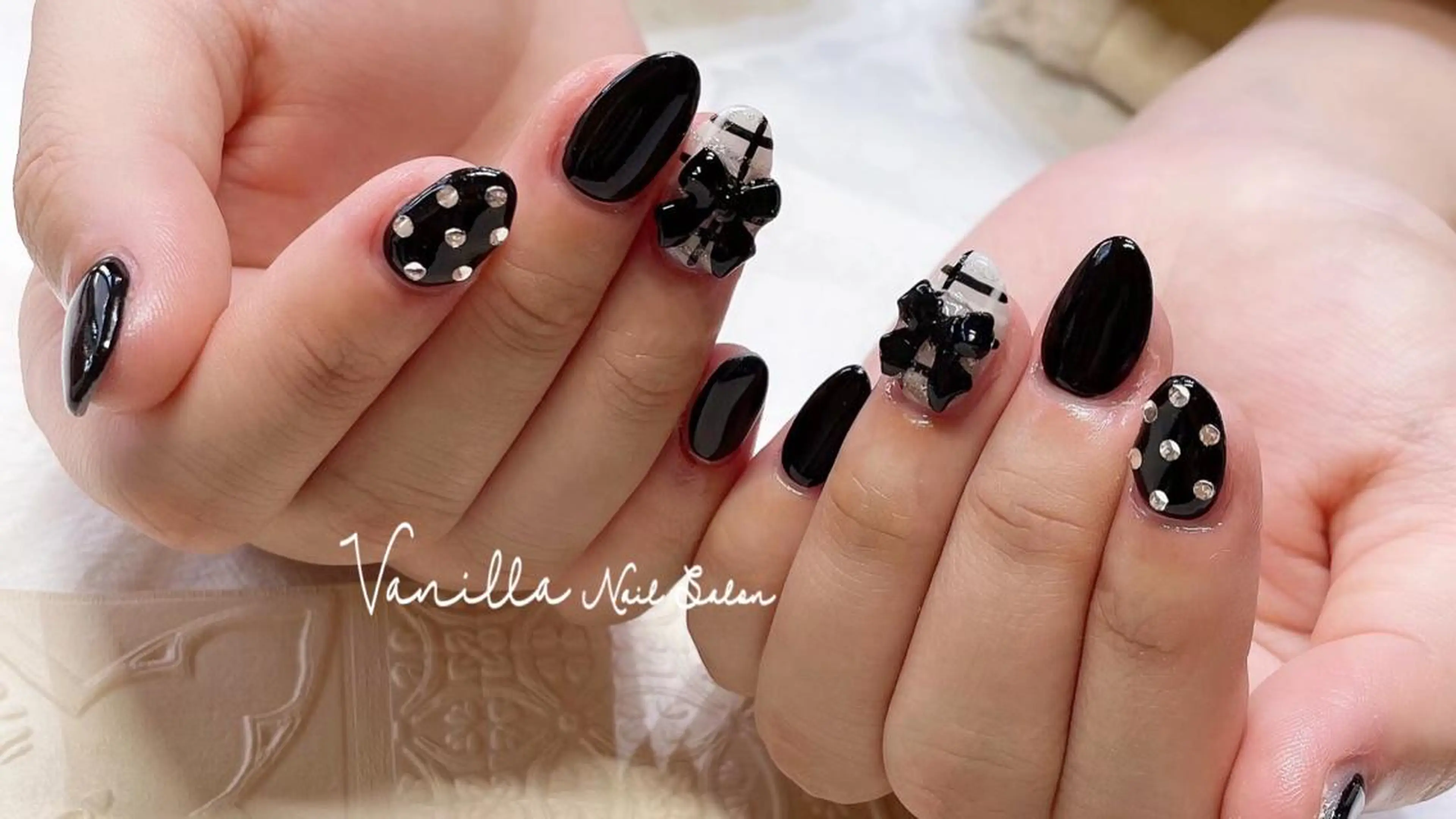 ネイル ストーンネイル ハンドネイル Vanilla ネイルサロン　西川口のネイルデザイン