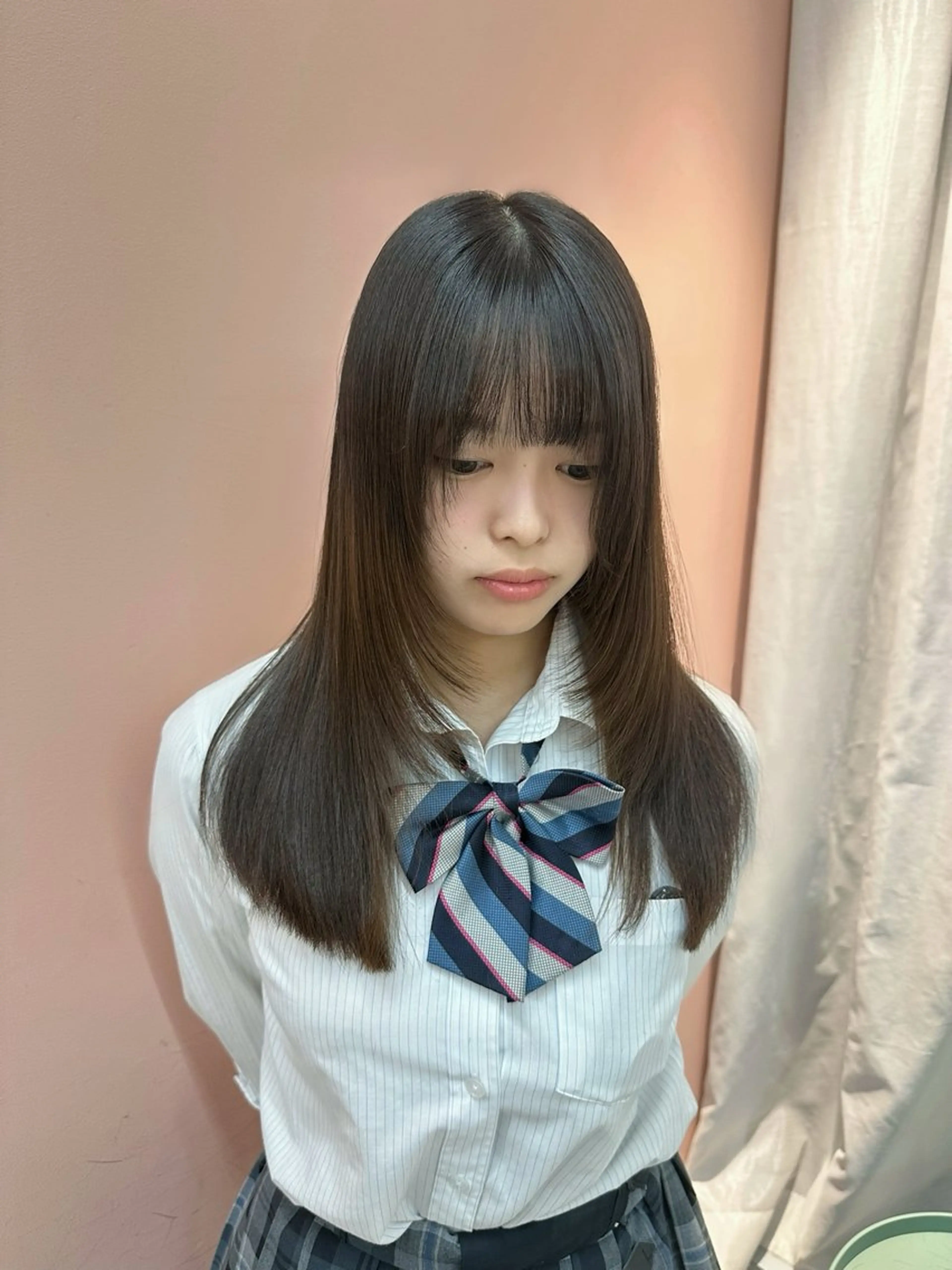 ロング 顔まわりレイヤー 顔周りカット レイヤーカット 安井 美咲希のヘアスタイル