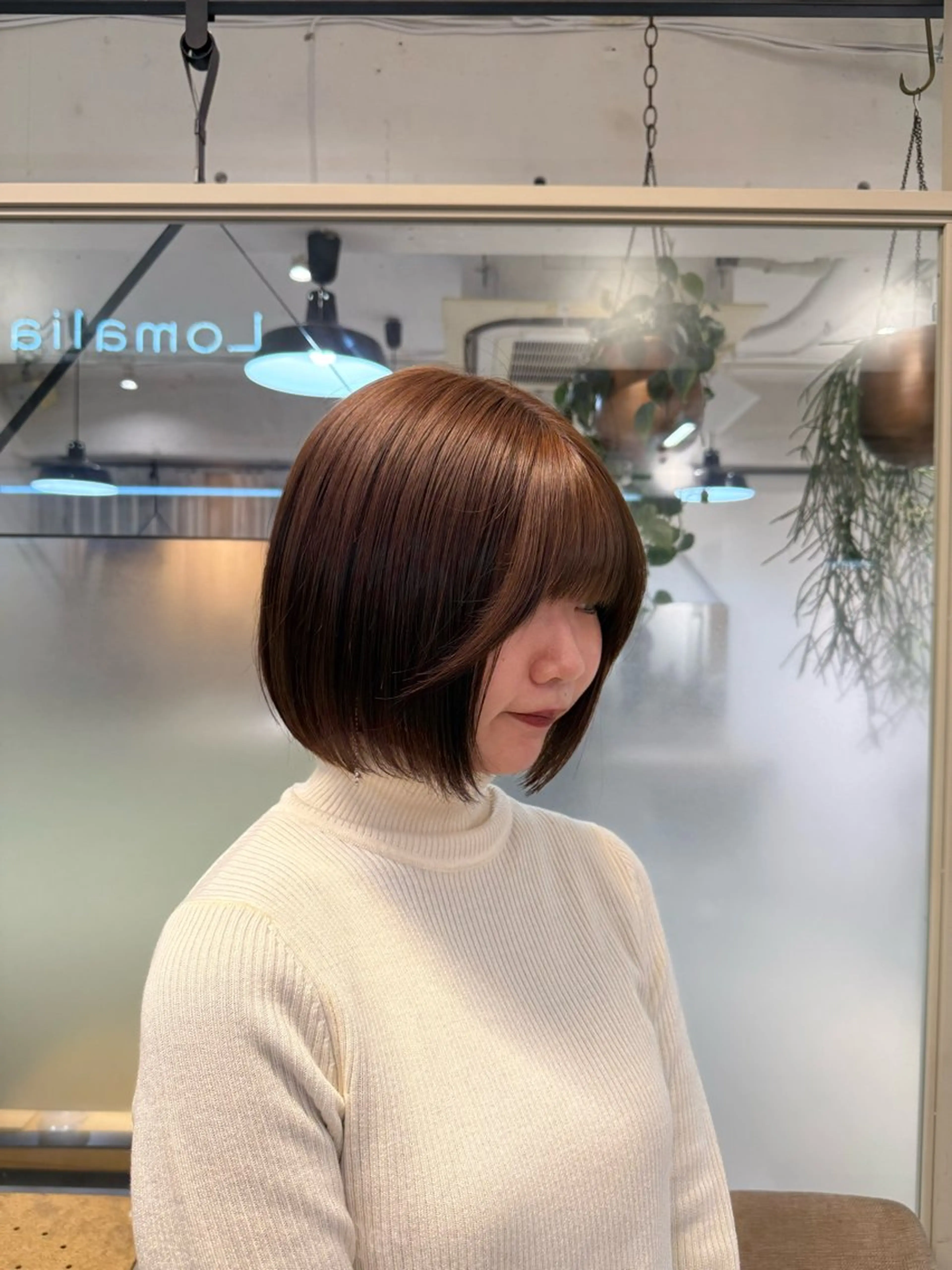 ミディアム カット Lomalia もえかのヘアスタイル