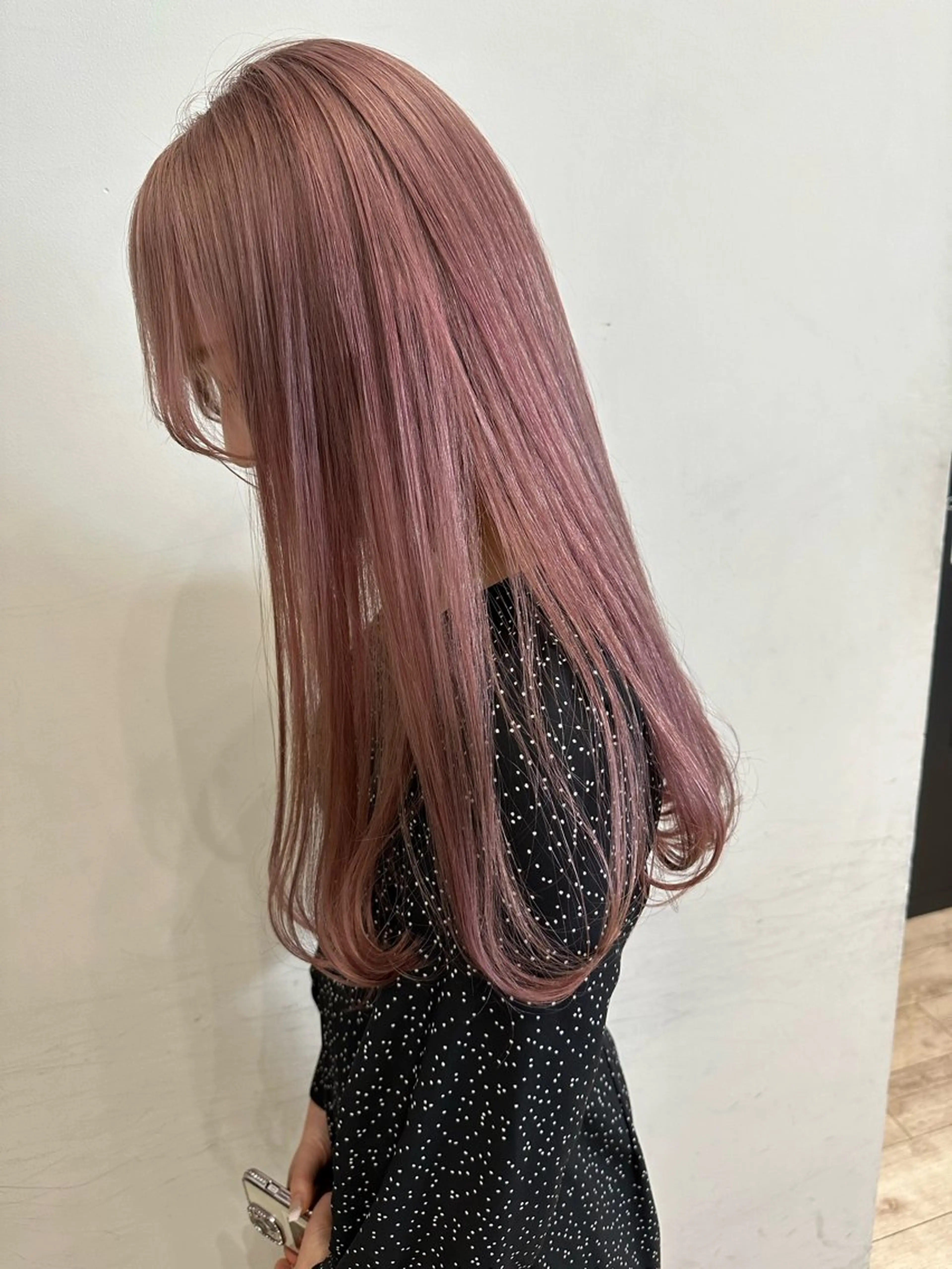 ロング りん/ワンホン/艶髪 ／小顔顔周りカットのヘアスタイル