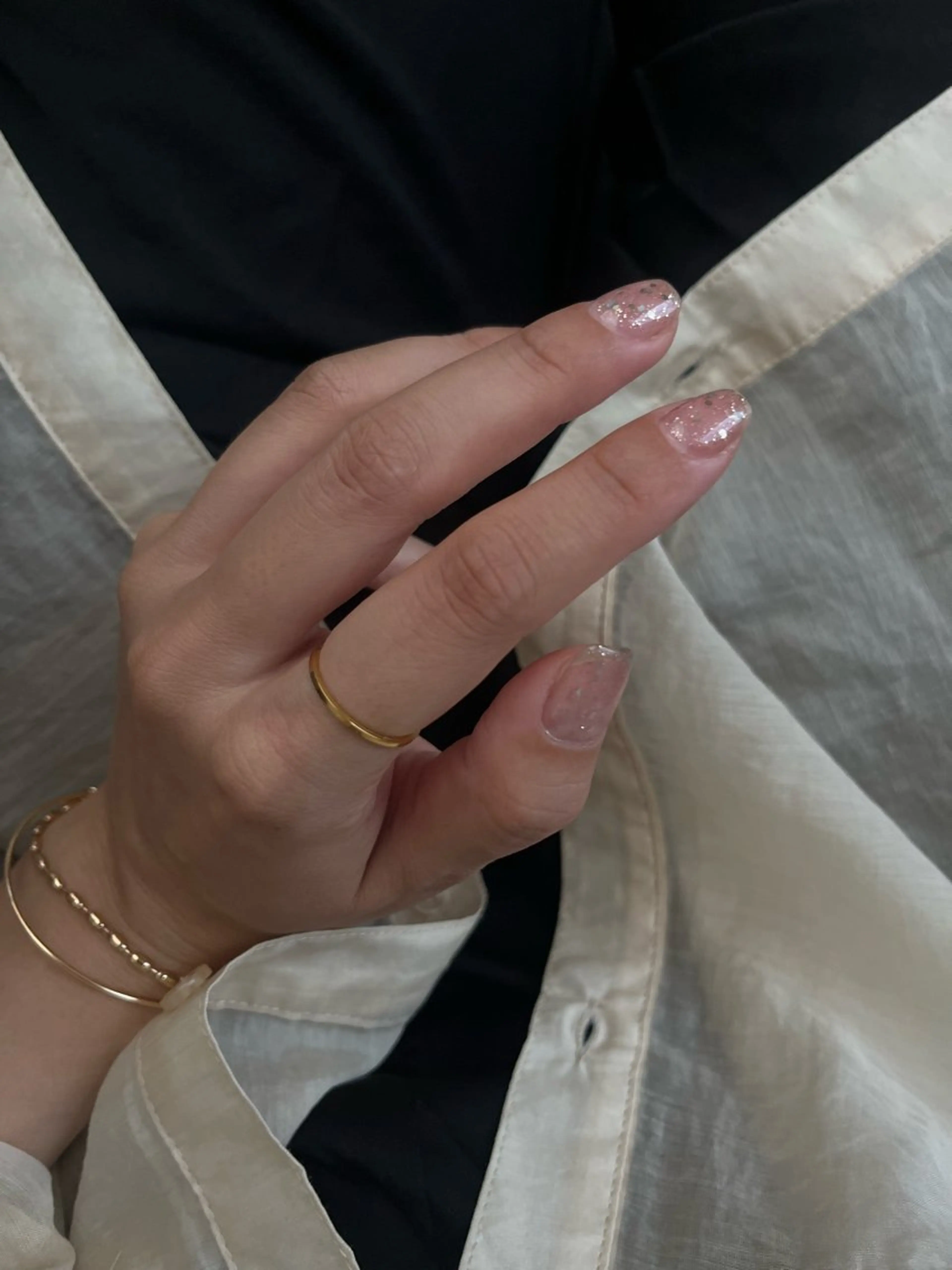 ラメ・グリッターネイル(甘皮ケア付)の写真