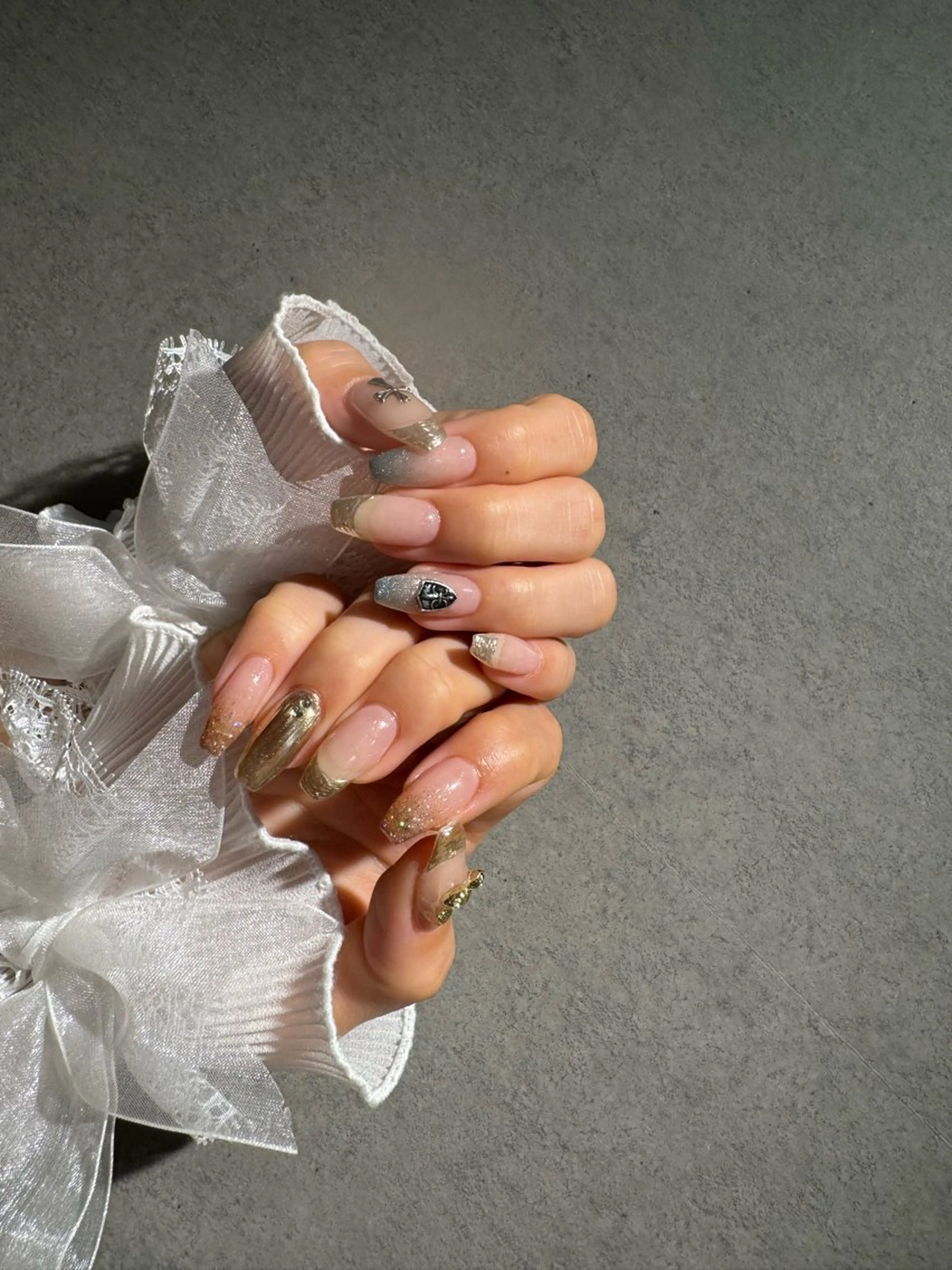 ネイル I-nailロング /ワンホン/キラキラのネイルデザイン