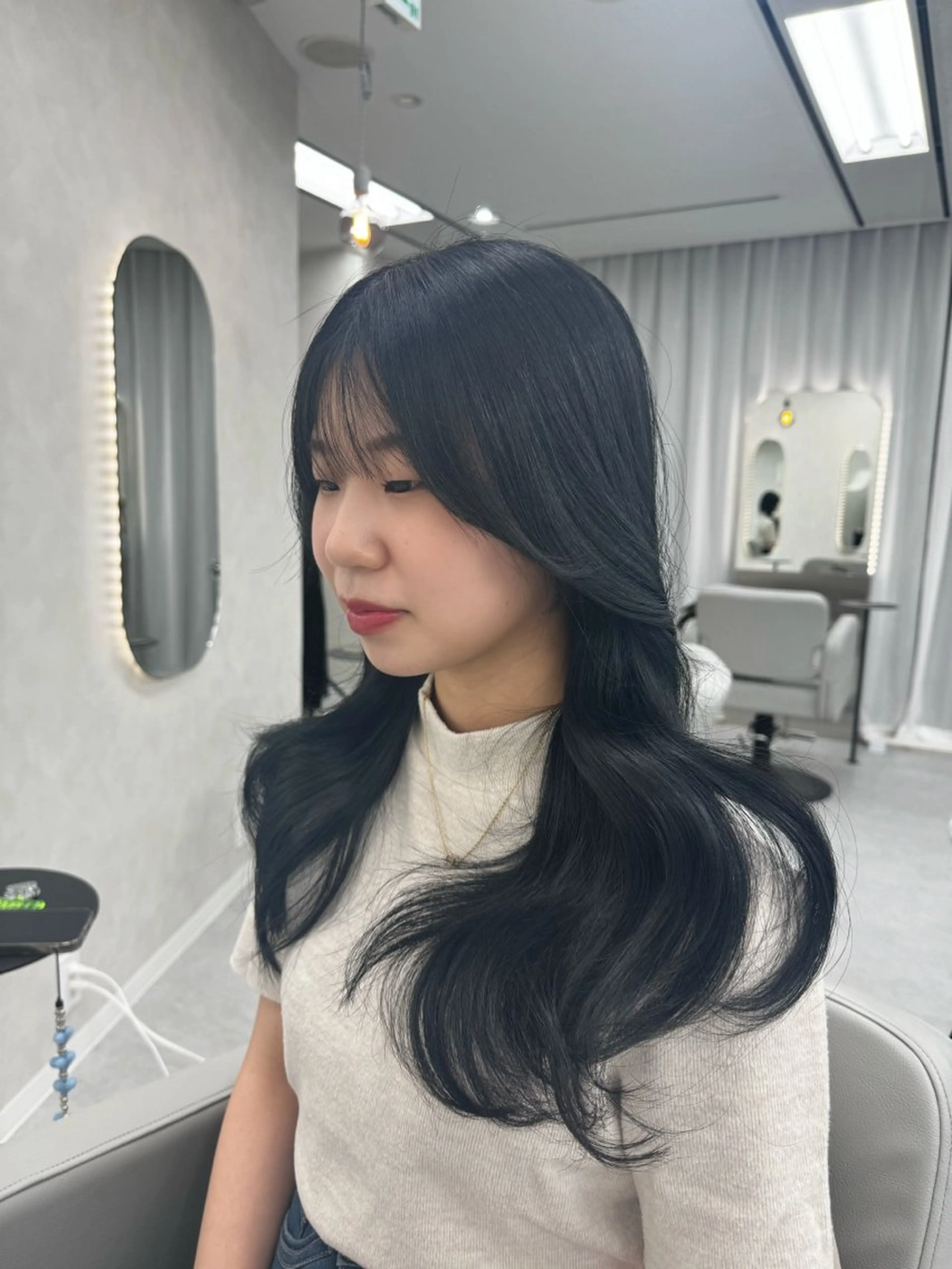 ロング カラー アッシュ アッシュグレー アッシュグレージュ 黒髪 ブルーカラー 韓国ヘア特化🇰🇷 心斎橋【ユリカ】のヘアスタイル