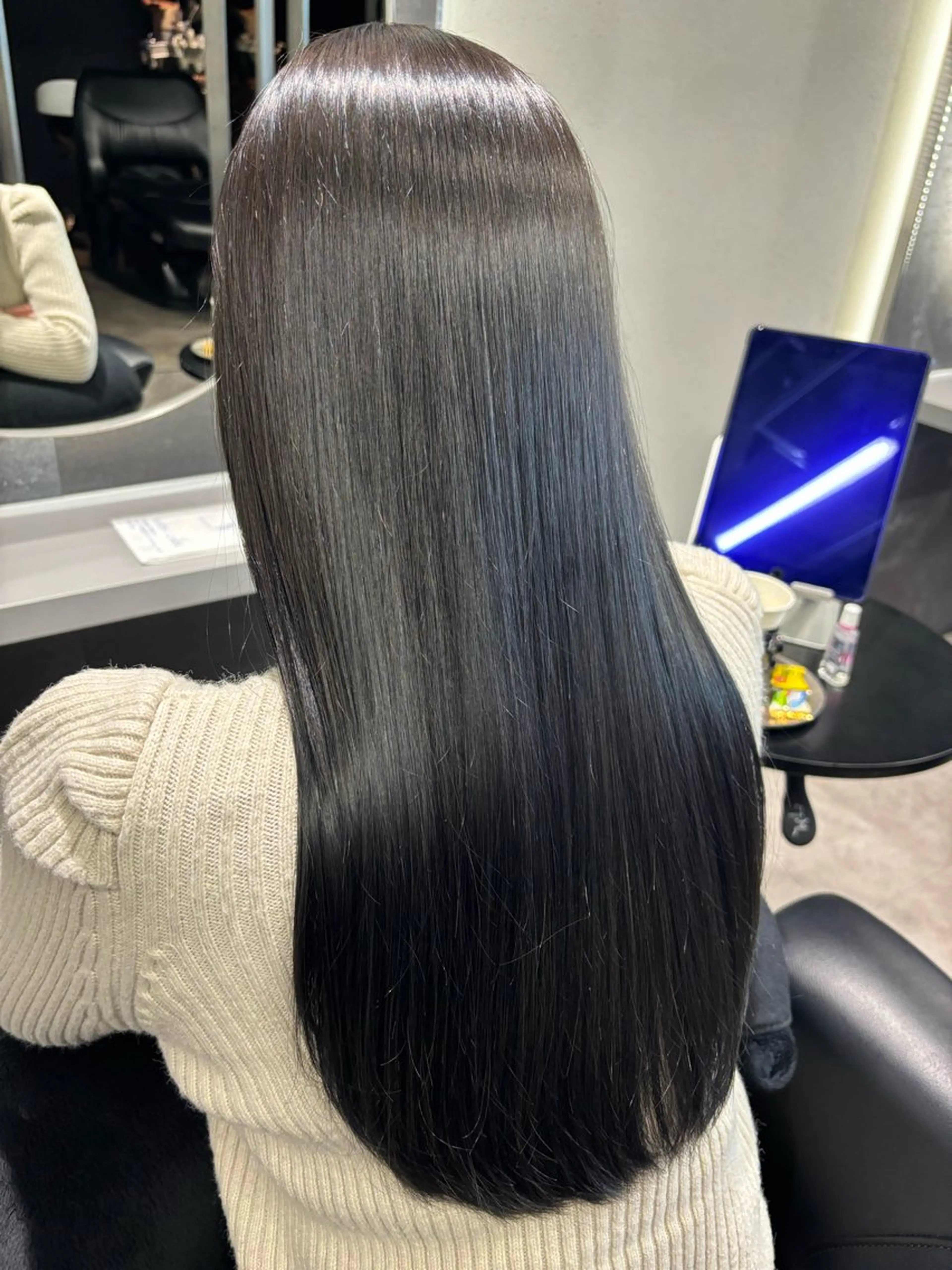 ✨平日新規限定✨カット +選べるブランドカラー +髪質改善ULTOWA水素TRの写真