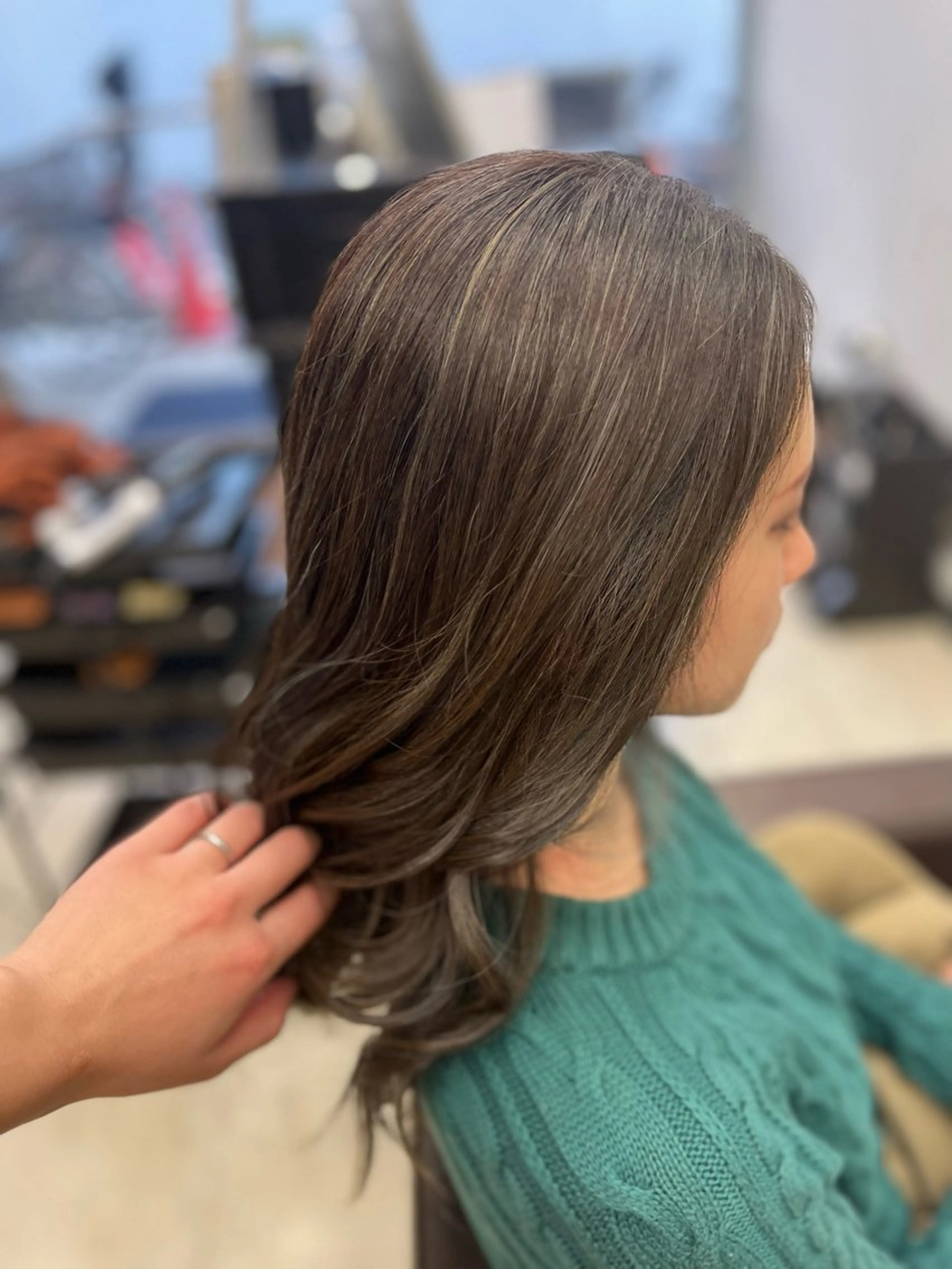 ロング カラー ハイライトカラー ハイライト ヘアカラー Crescere所属・小島 凜のヘアスタイル