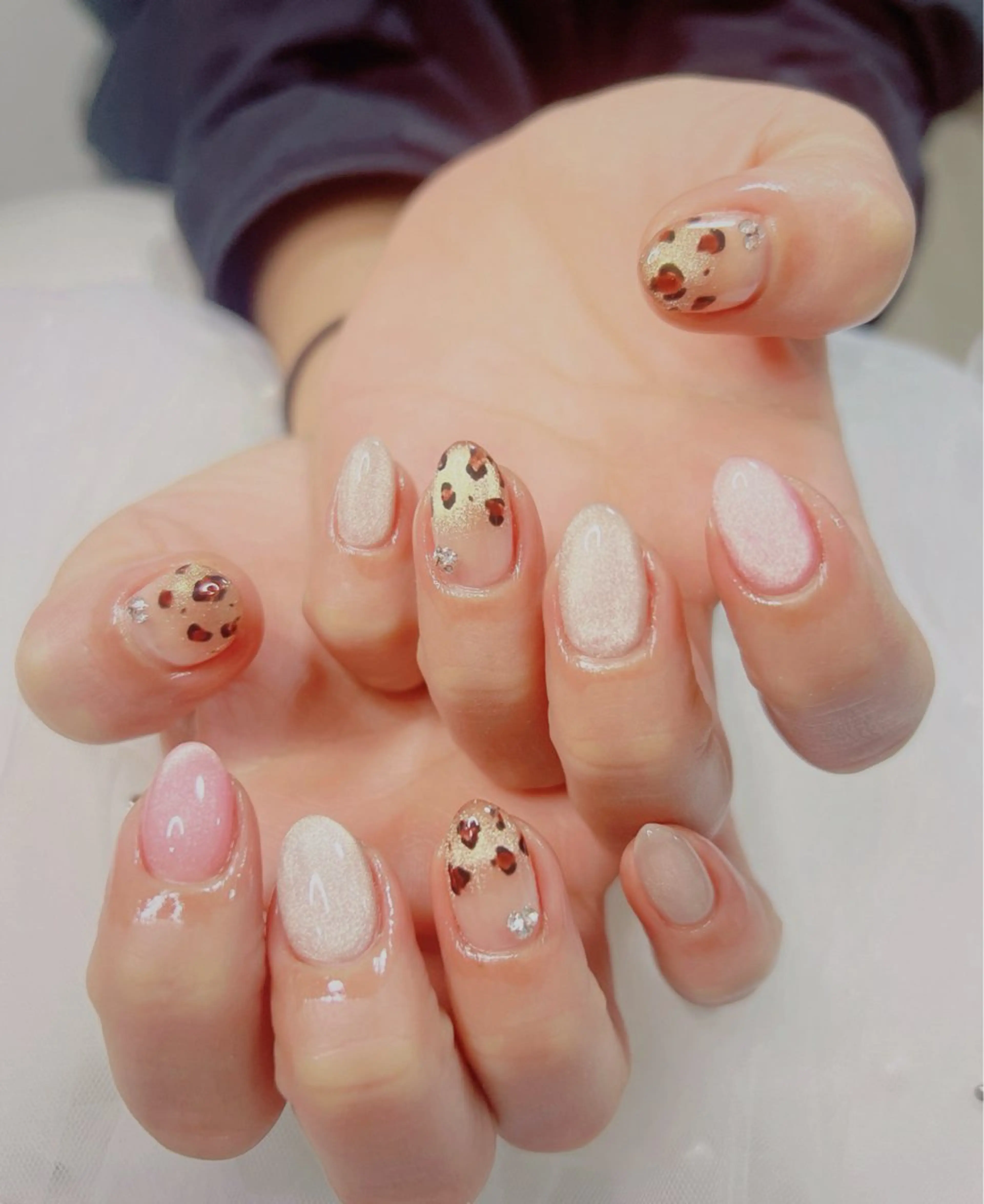 ネイル オーロラネイル 長さ出し フットネイル 韓国ネイル ラメ(グリッター) ハンドネイル 👍thumbs up nail👍のネイルデザイン