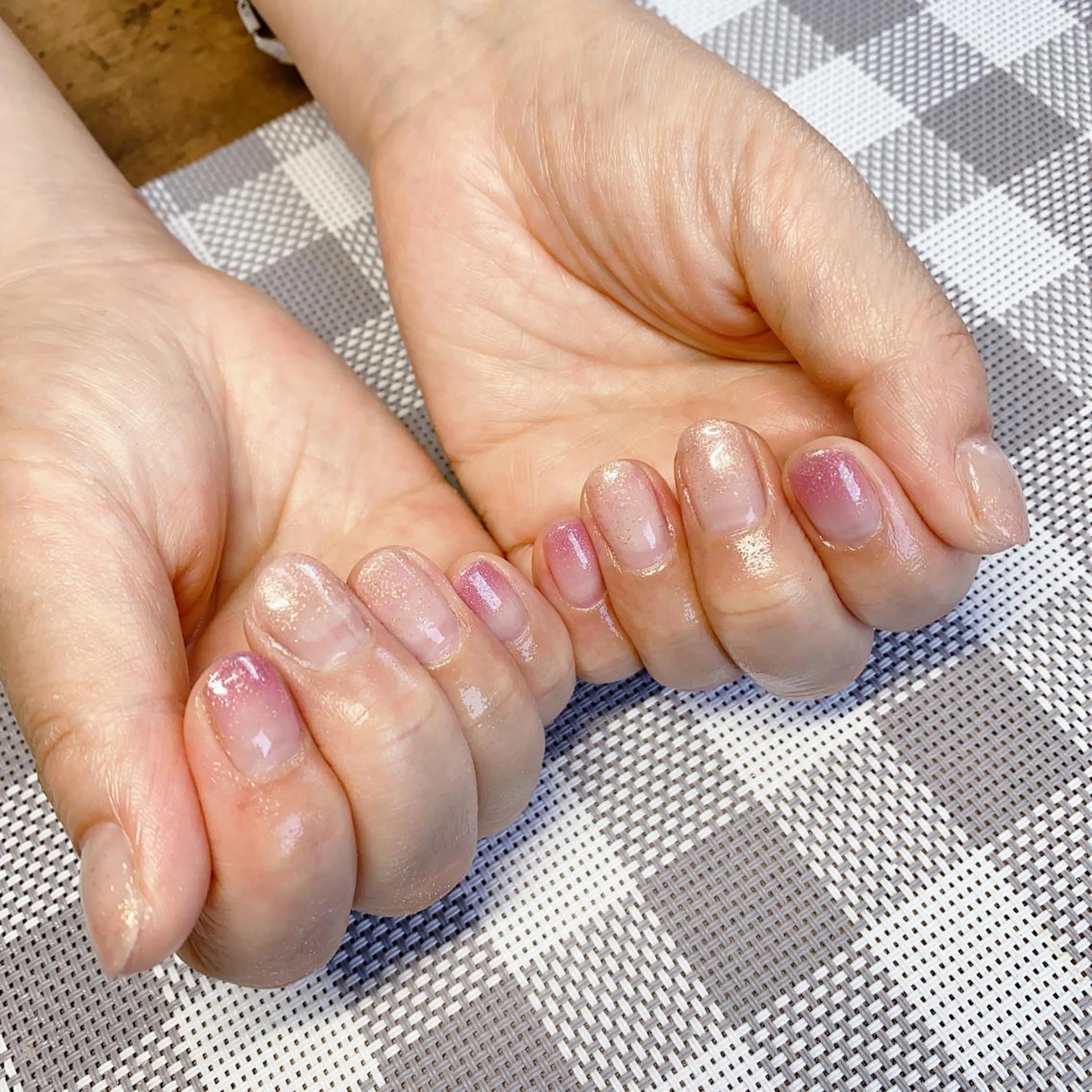 ネイル ラメ(グリッター) ラメグラデーション 鹿島台ネイルサロン/ 長さだし◎のネイルデザイン