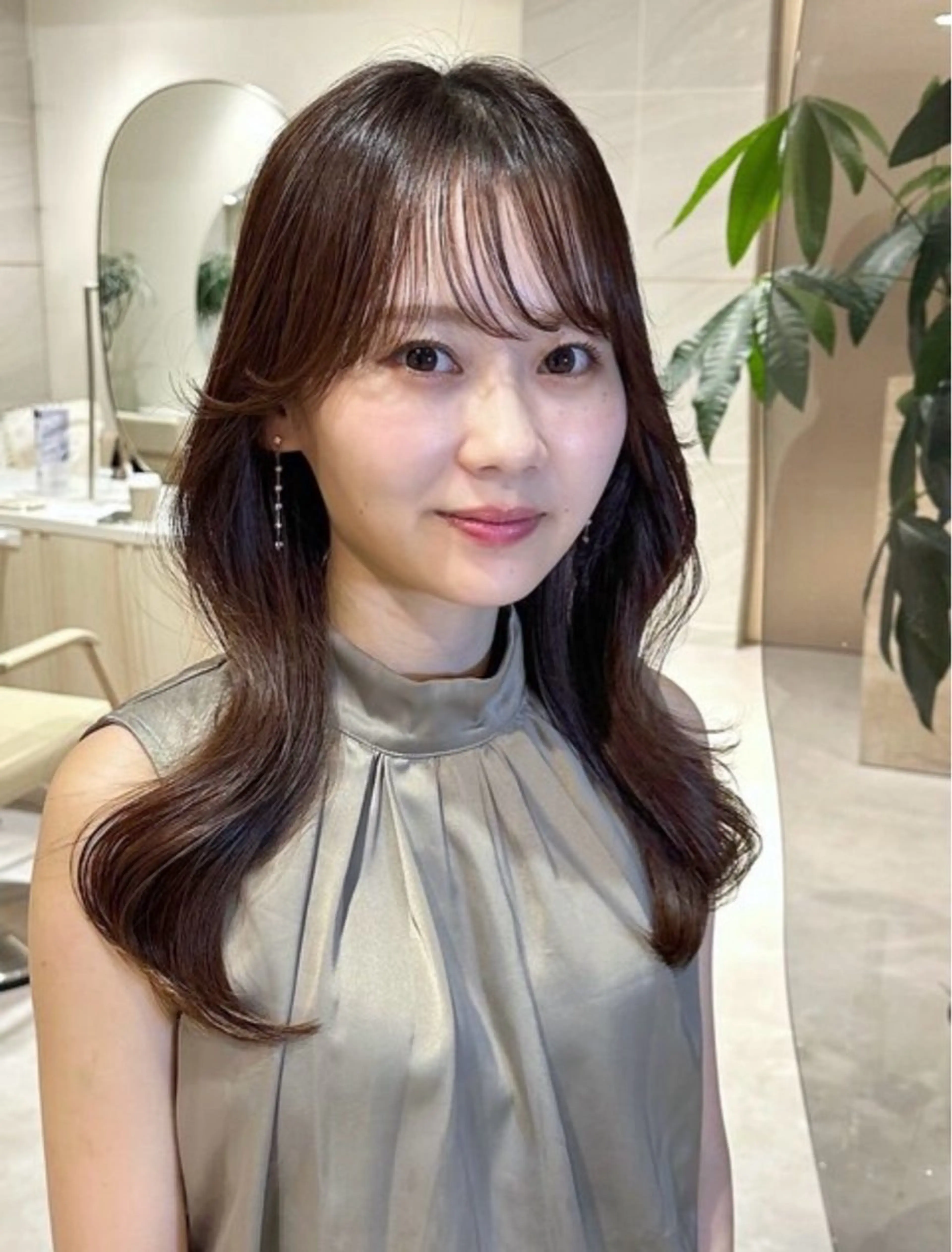 ロング カラー 韓国風ヘア レイヤーカット ロング 小顔カット カット カット無料｜レイヤー カット｜韓国モテへアのヘアスタイル