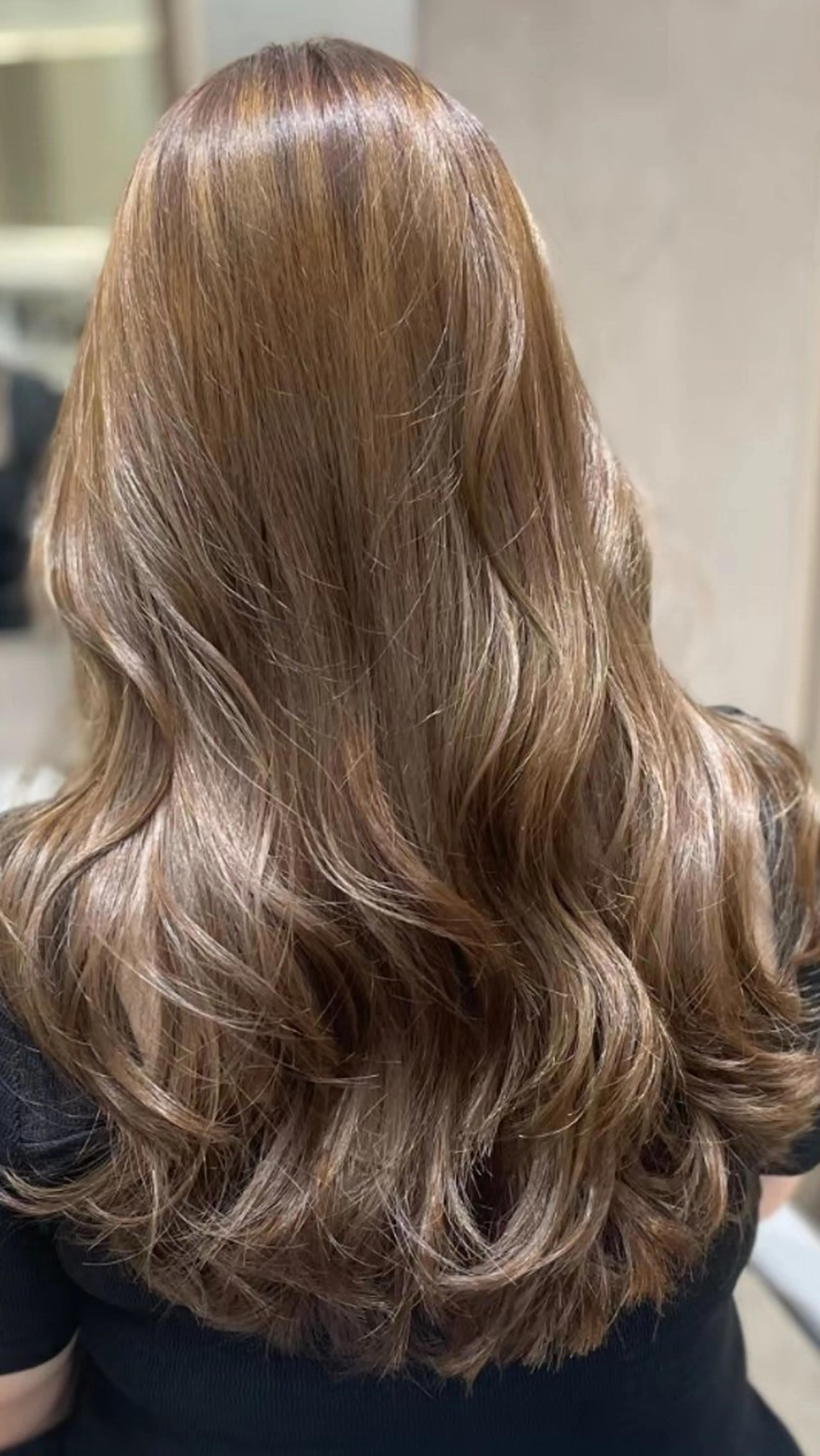 ロング アッシュ ヘアカラー ARMONY表参道店所属・韓国風レイヤーカラー ライムのヘアスタイル