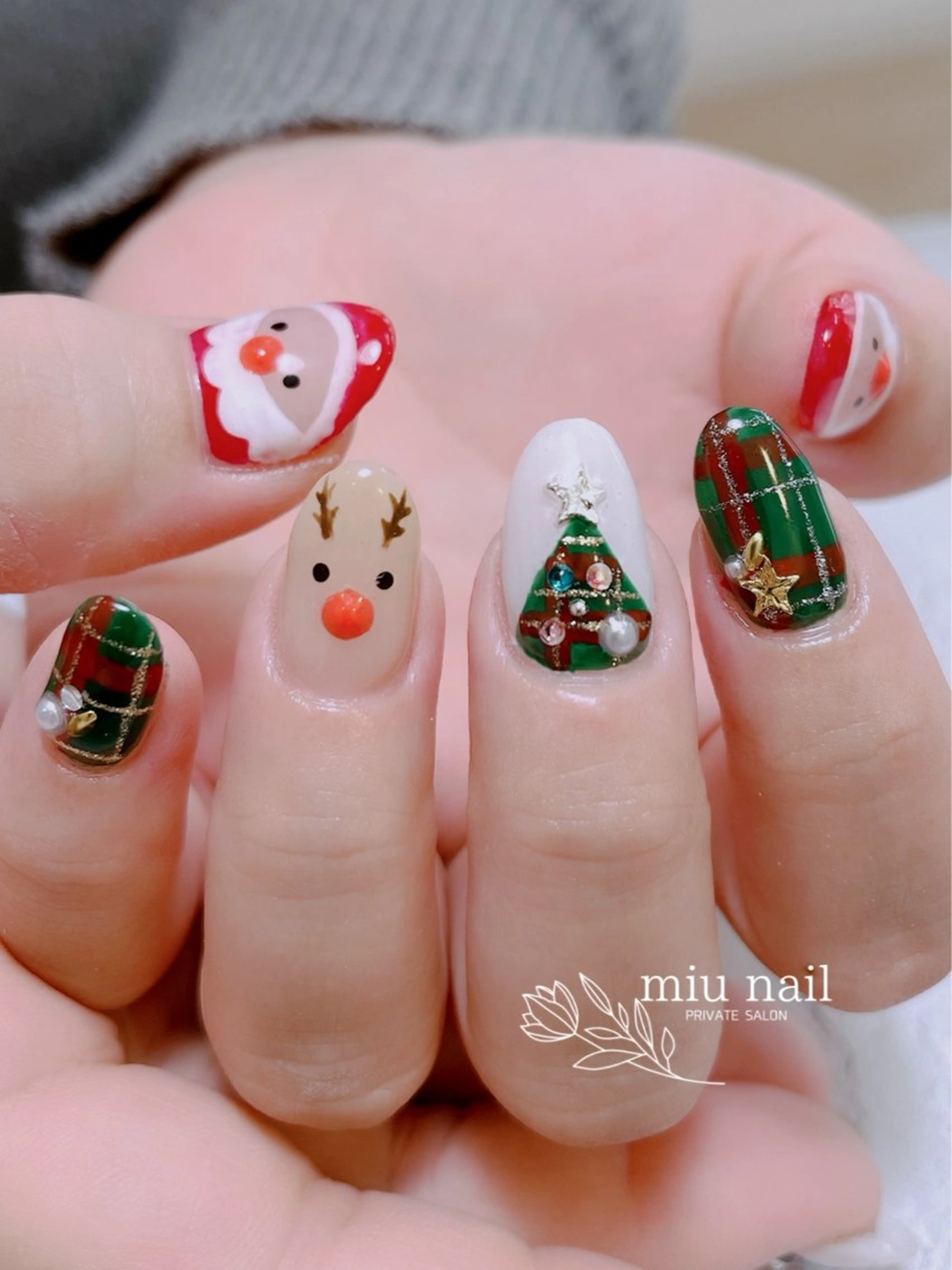 ネイル 杉本 孝美のネイルデザイン