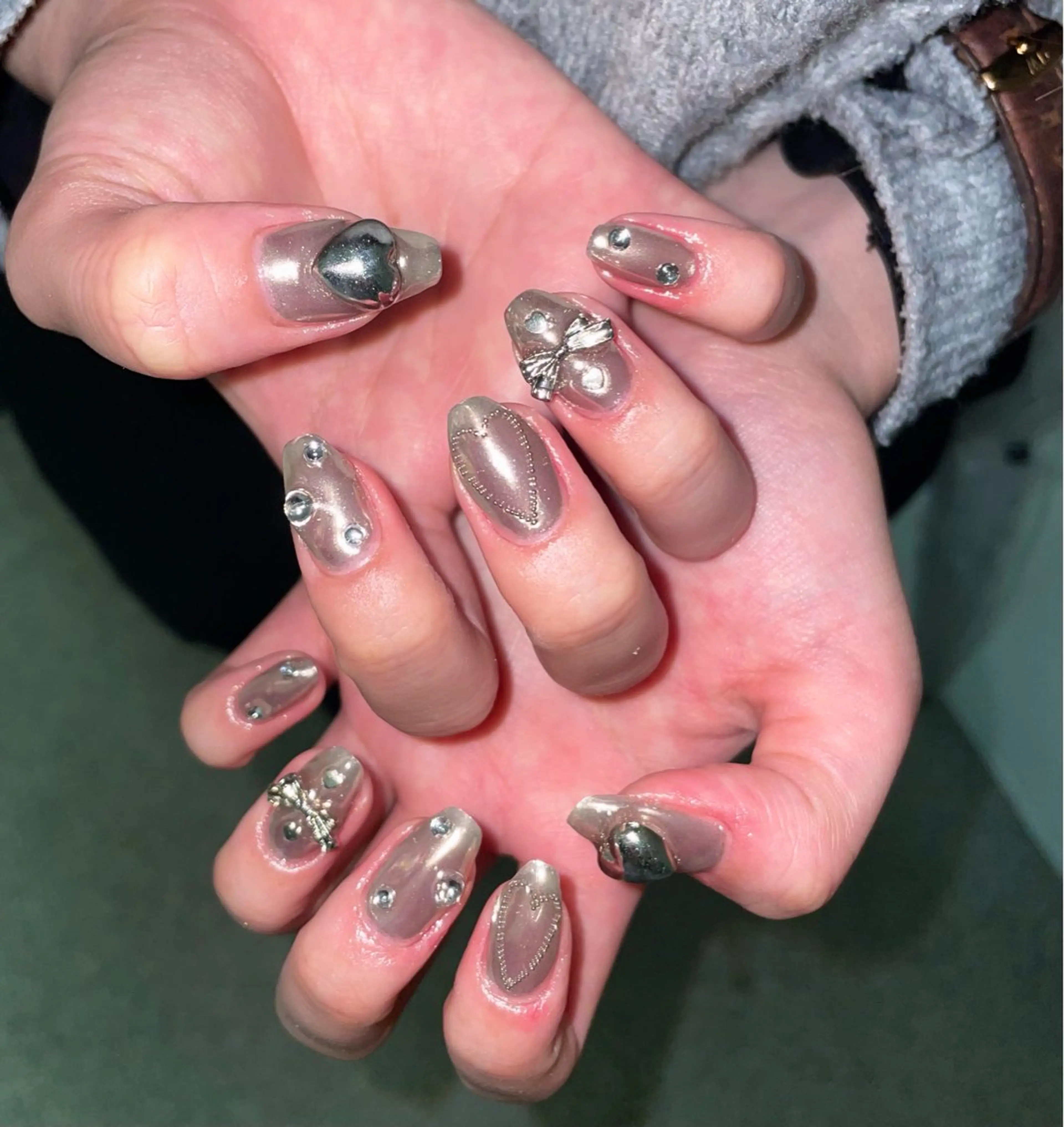 ネイル VENUS BELT AYAKAのネイルデザイン