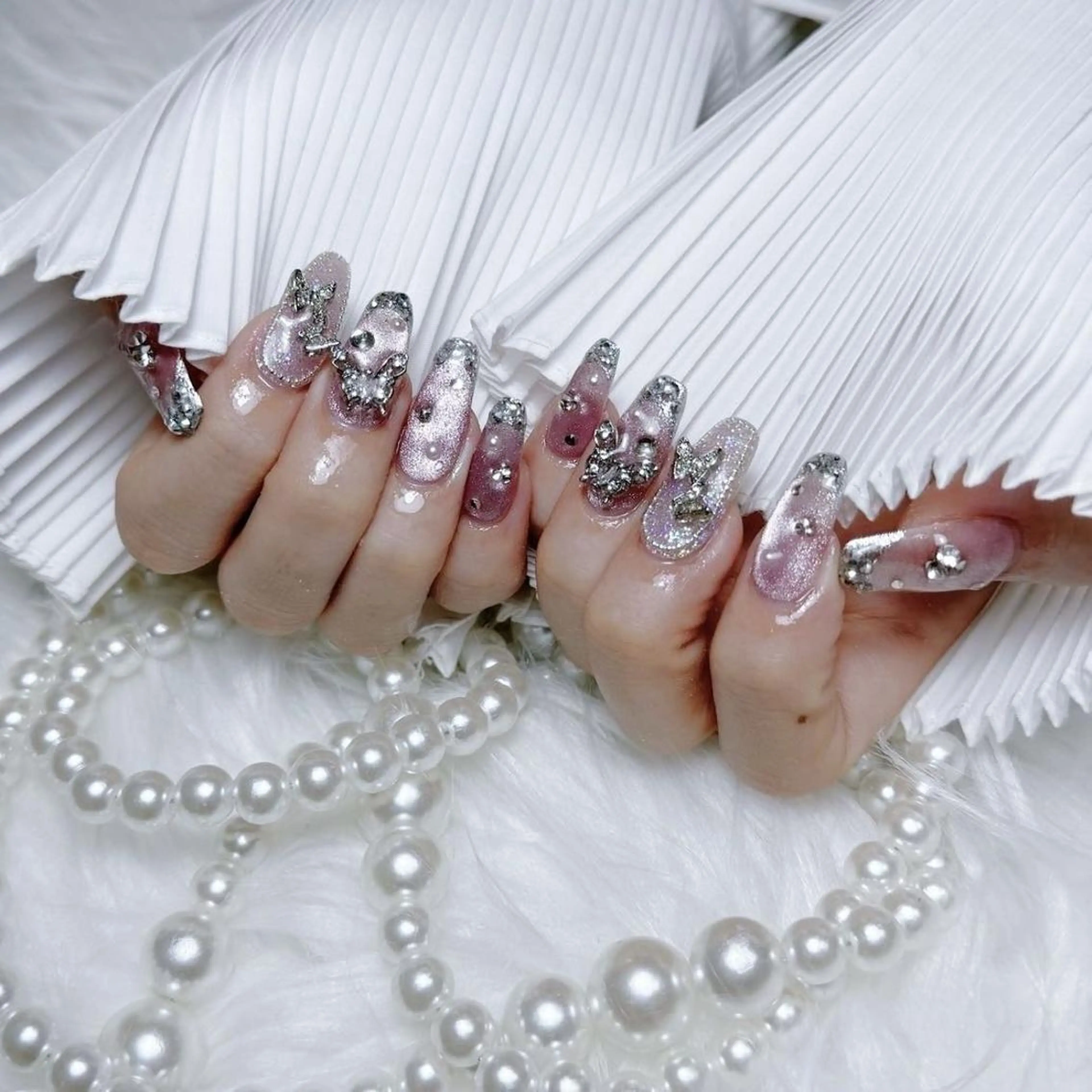 ネイル RAFFINE 月🦋🩵のネイルデザイン