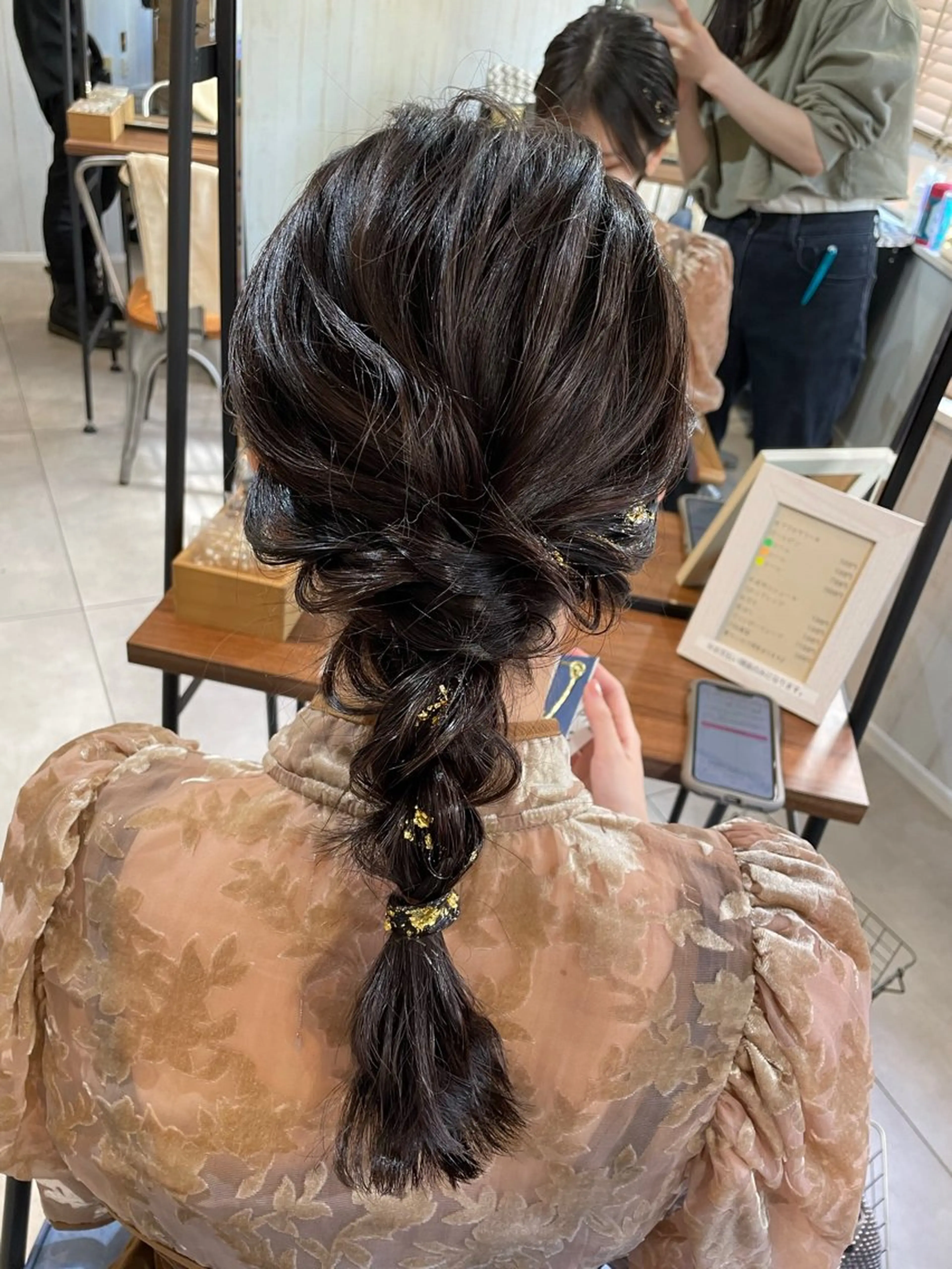 セミロング カラー ヘアアレンジ 髪質改善🫧美髪矯正 🤍Yuiのヘアスタイル