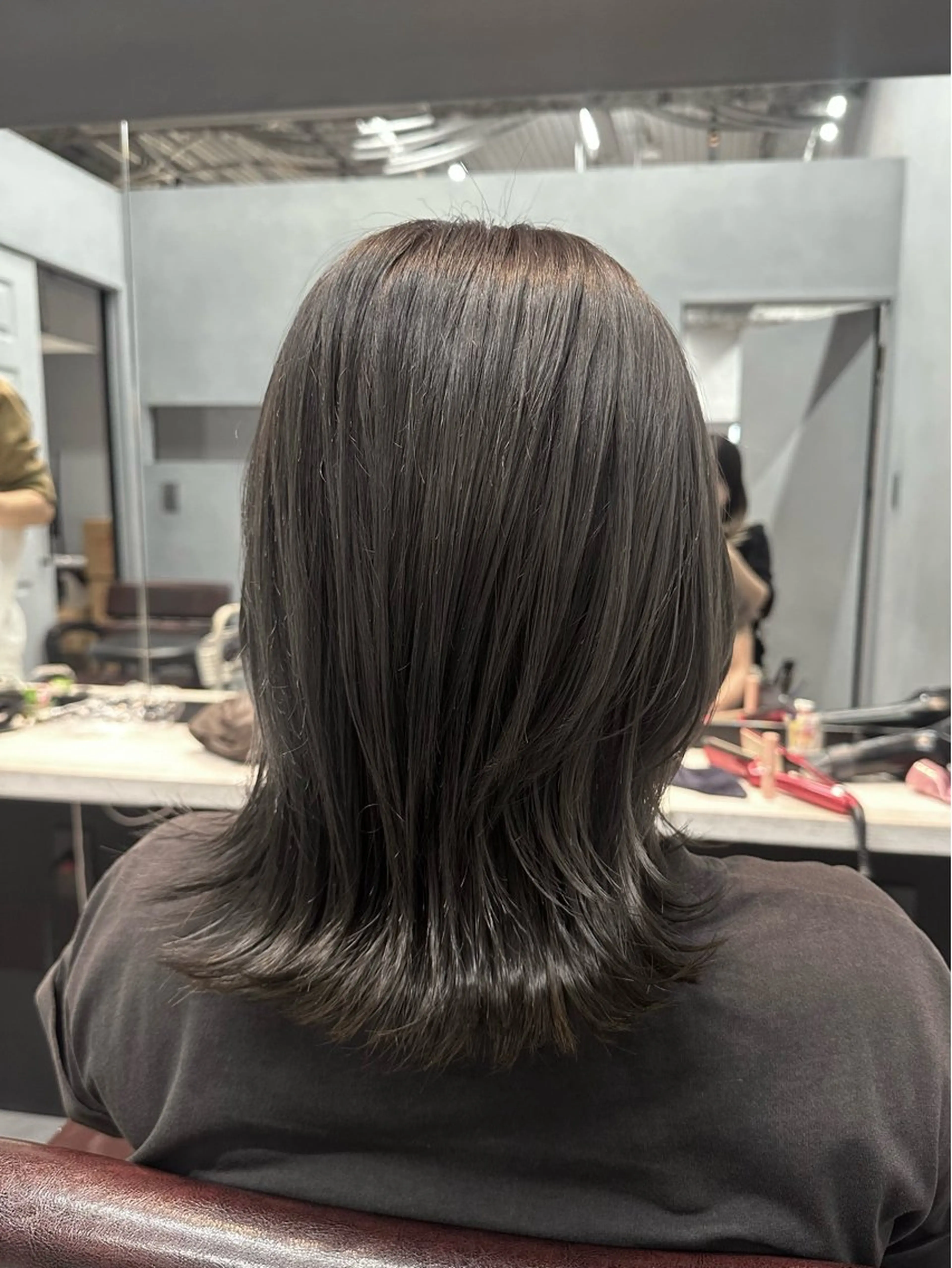 ミディアム カラー グレージュ ヘアカラー ✂︎ mina✂︎のヘアスタイル