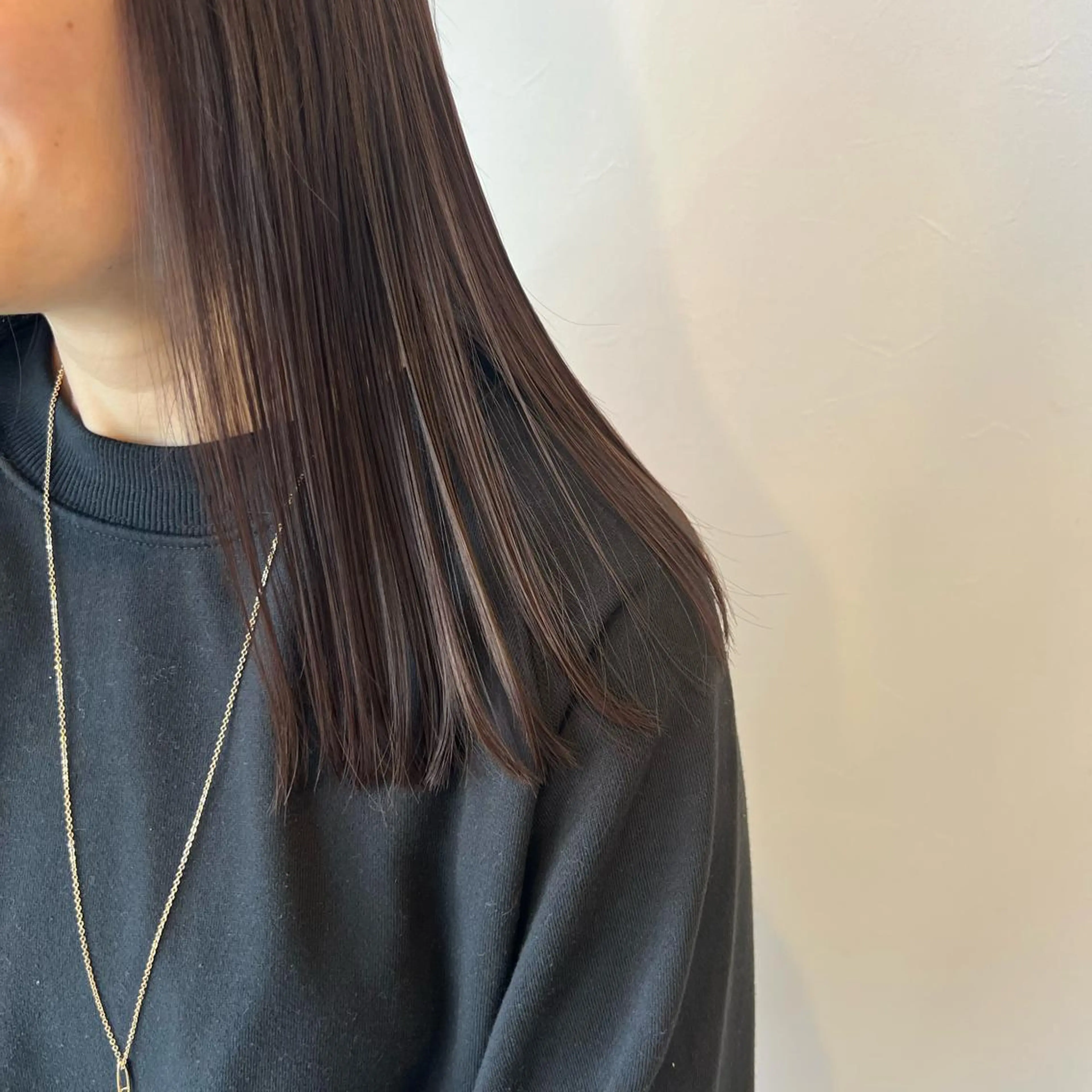 ロング カラー ブラウンカラー 白築 怜実のヘアスタイル