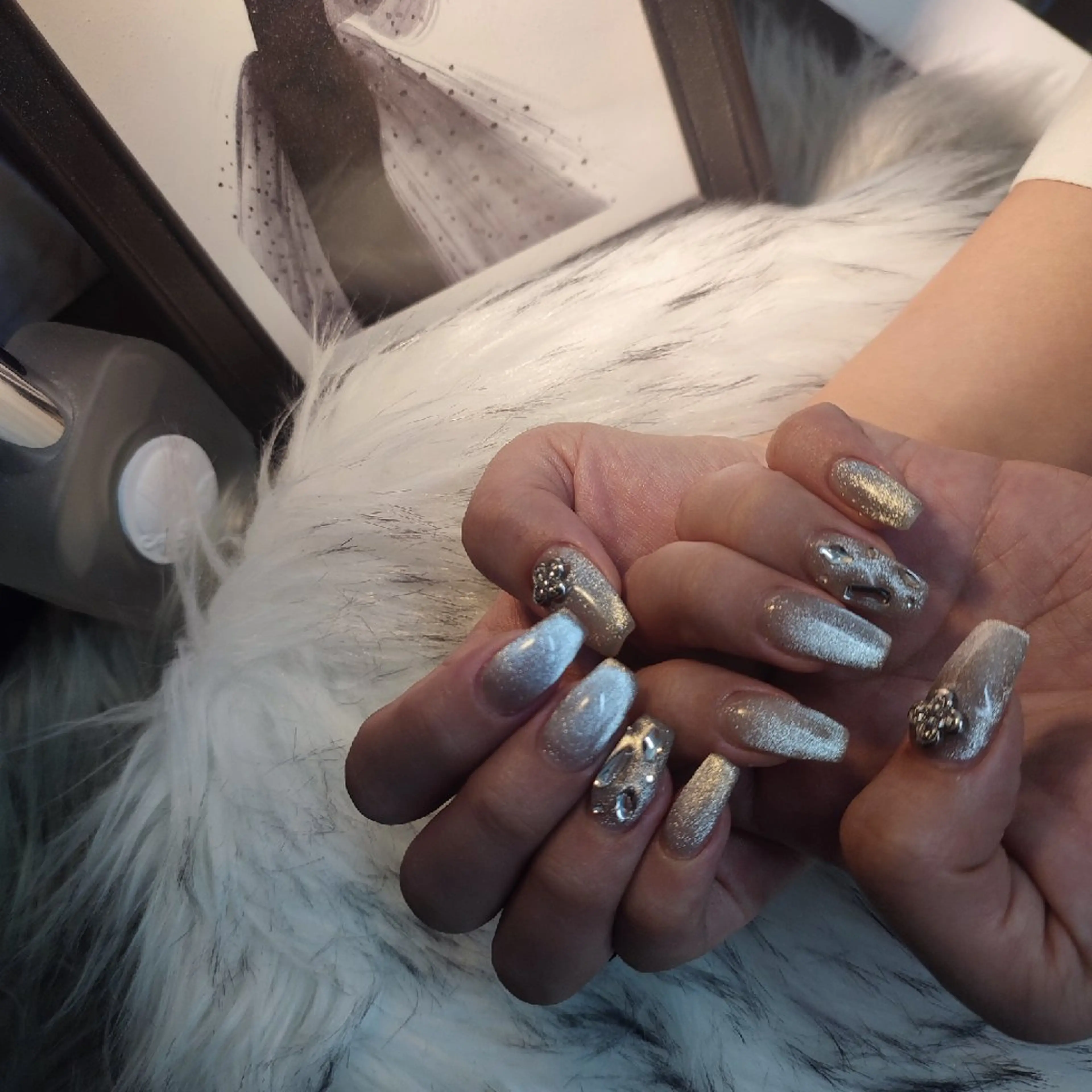 ネイル ハンドネイル RUNWAY 　　の眉毛・アイブロウイメージ