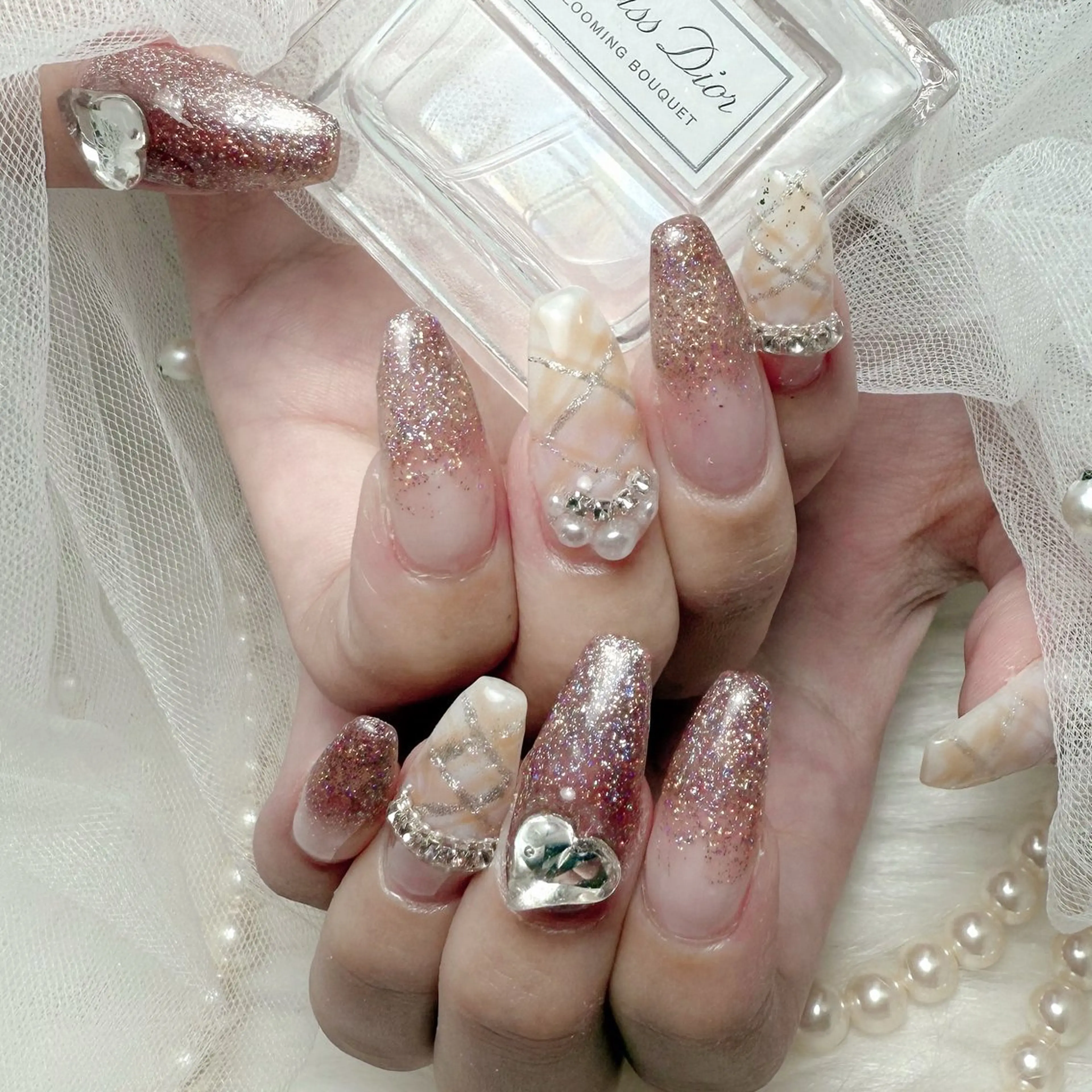 セミロング ハンドネイル Conjunim MAMI🎀✨のネイルデザイン