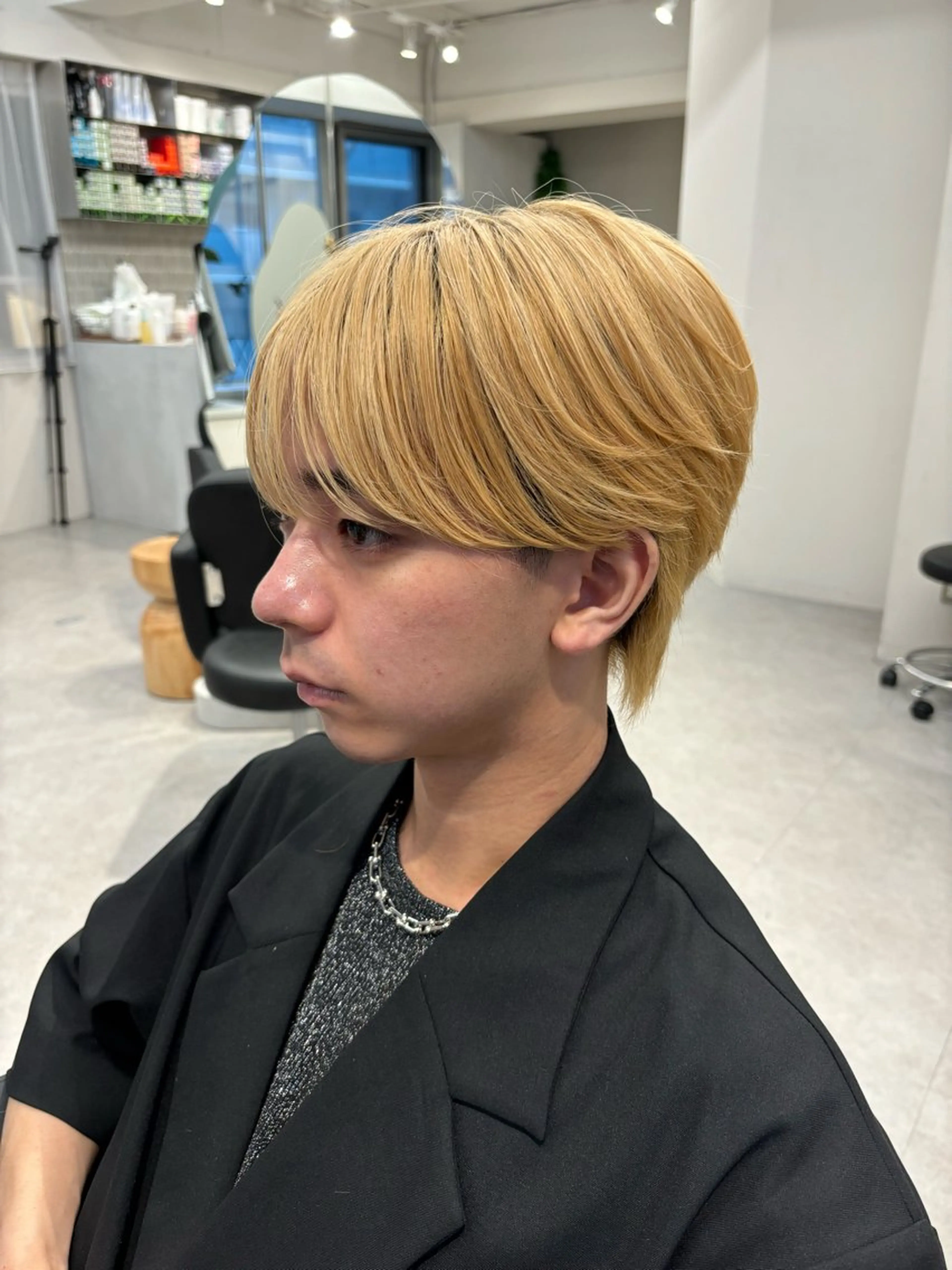 ショート メンズ センターパート メンズハイトーン メンズ韓国風 スパイキーショート 外国人風カラー カット ヘアカラー ハイトーン/ ボブ 中村麟のヘアスタイル