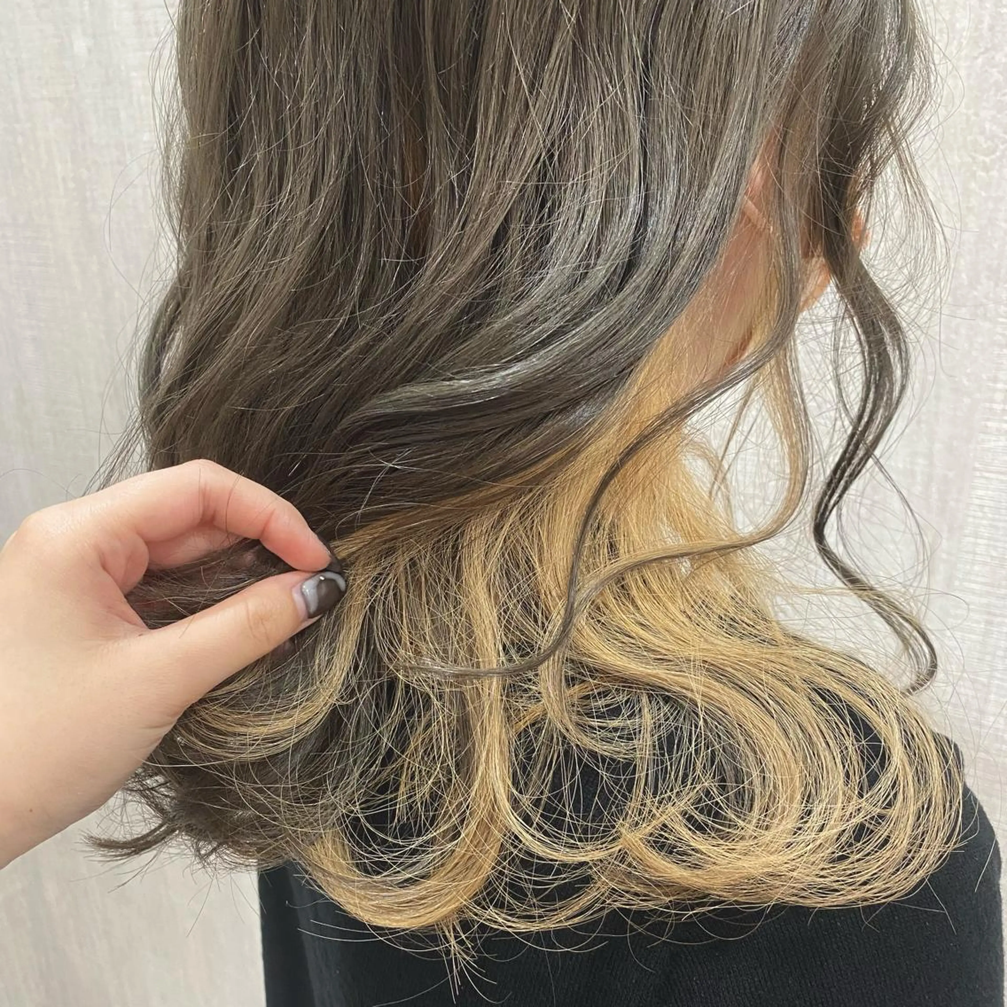 セミロング カラー カット ヘアカラー トリートメント 🫧透け感⋆艶髪💎 山口アヤカのヘアスタイル