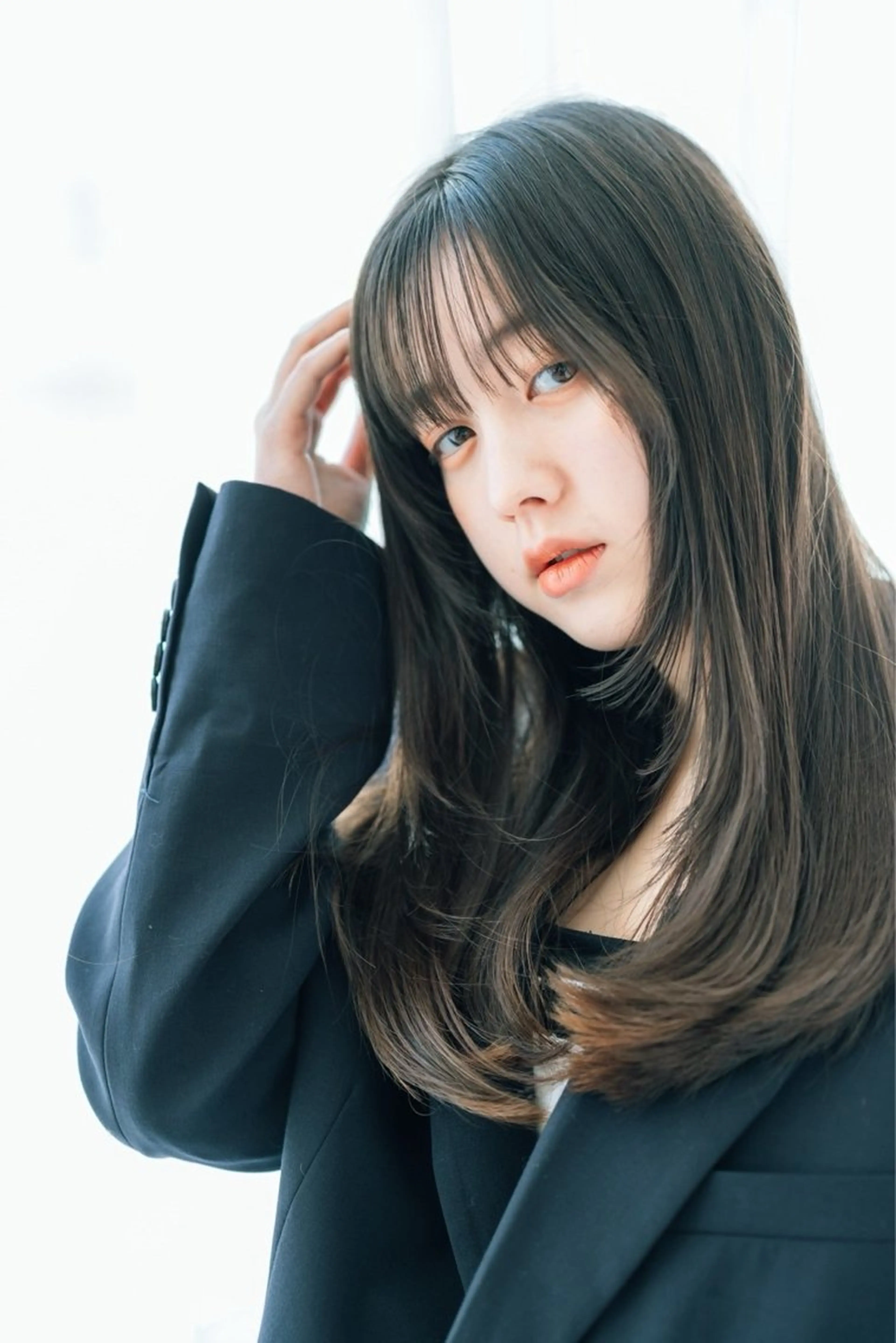 ロング 顔まわりレイヤー ハイレイヤー レイヤーカット 臺 佳連のヘアスタイル