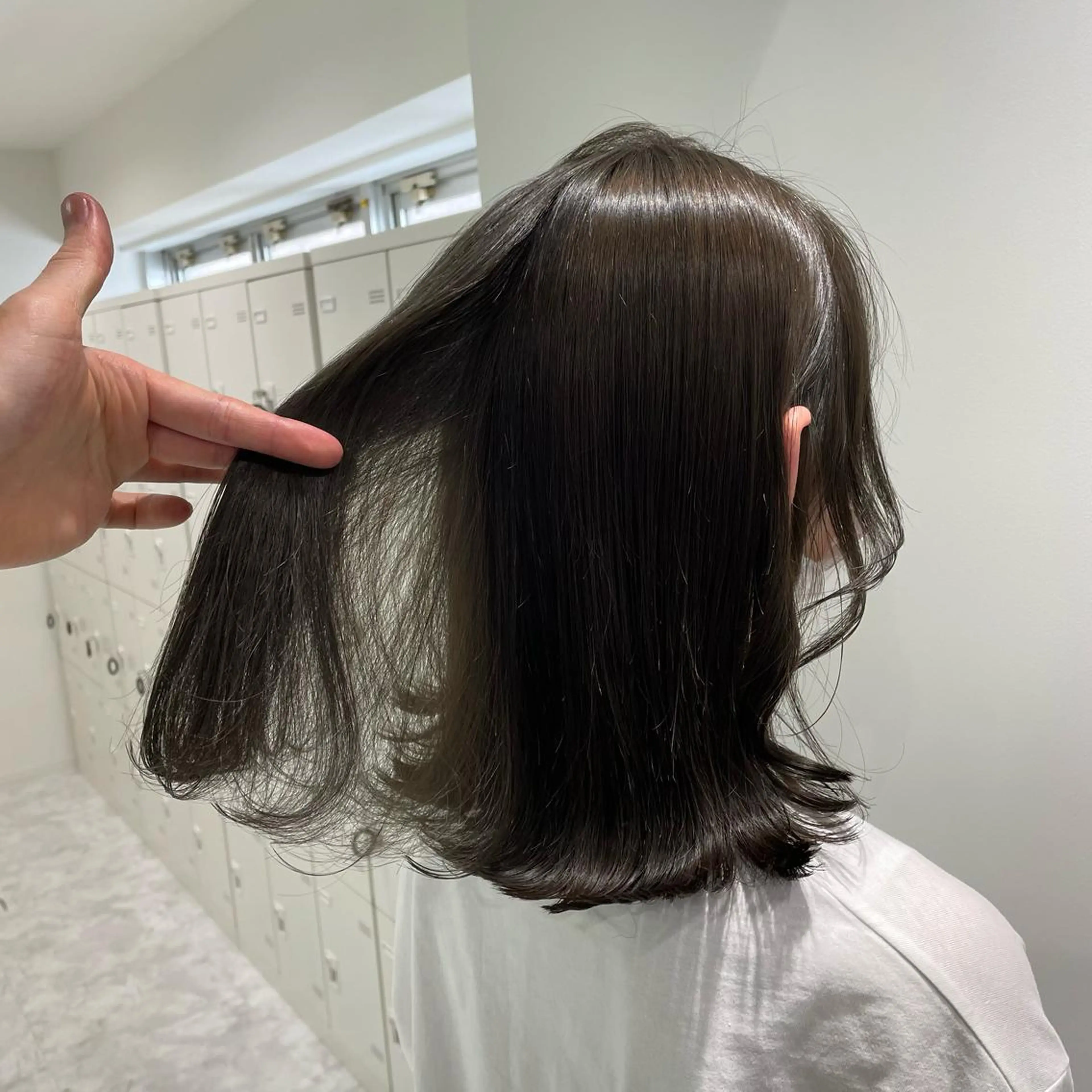 セミロング カラー パーマ ヘアアレンジ ネイル マツエク・マツパ 韓国風ベージュ🤎 赤みなし🌿横浜🤎のヘアスタイル